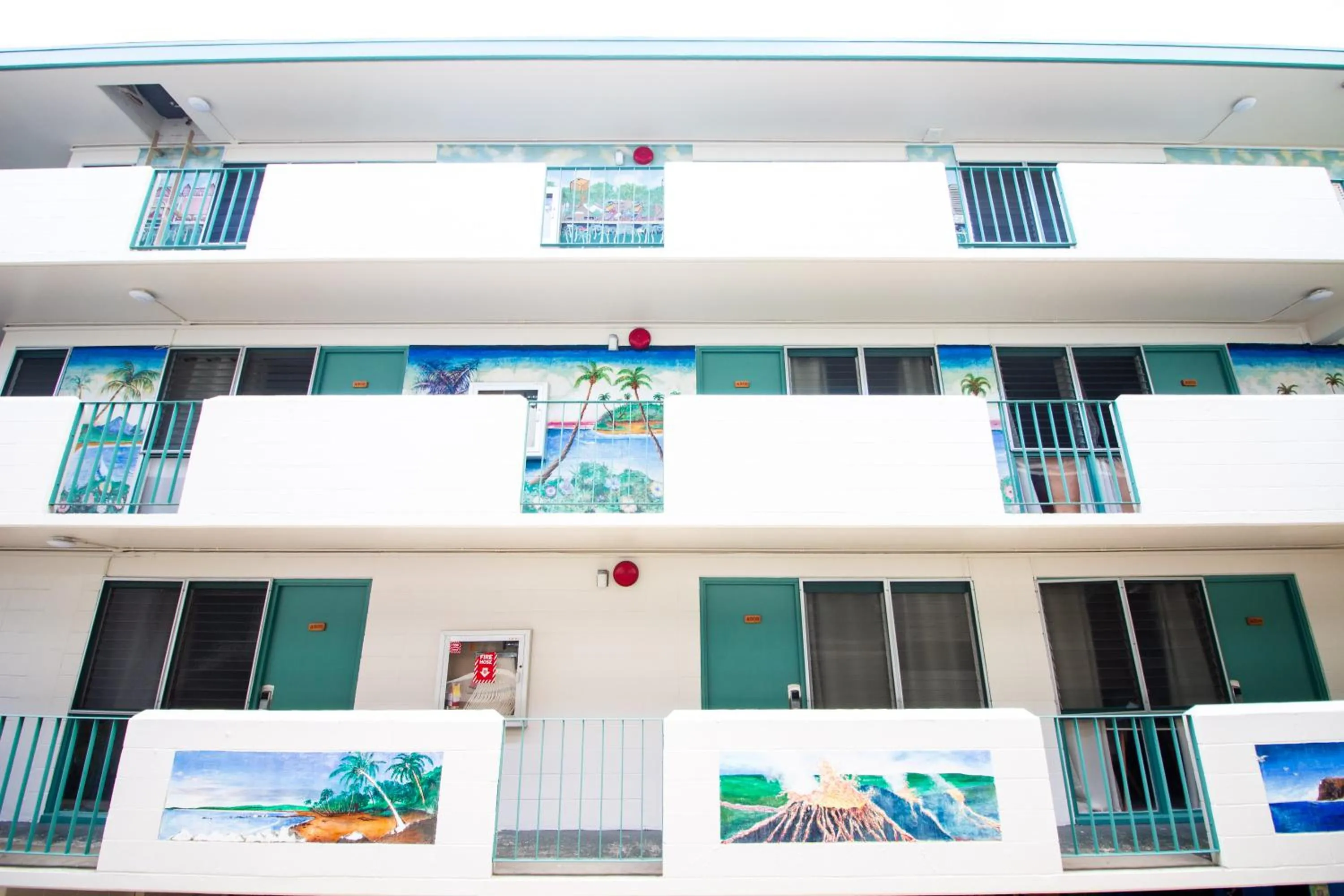 Property building in Waikiki Beachside Hostel