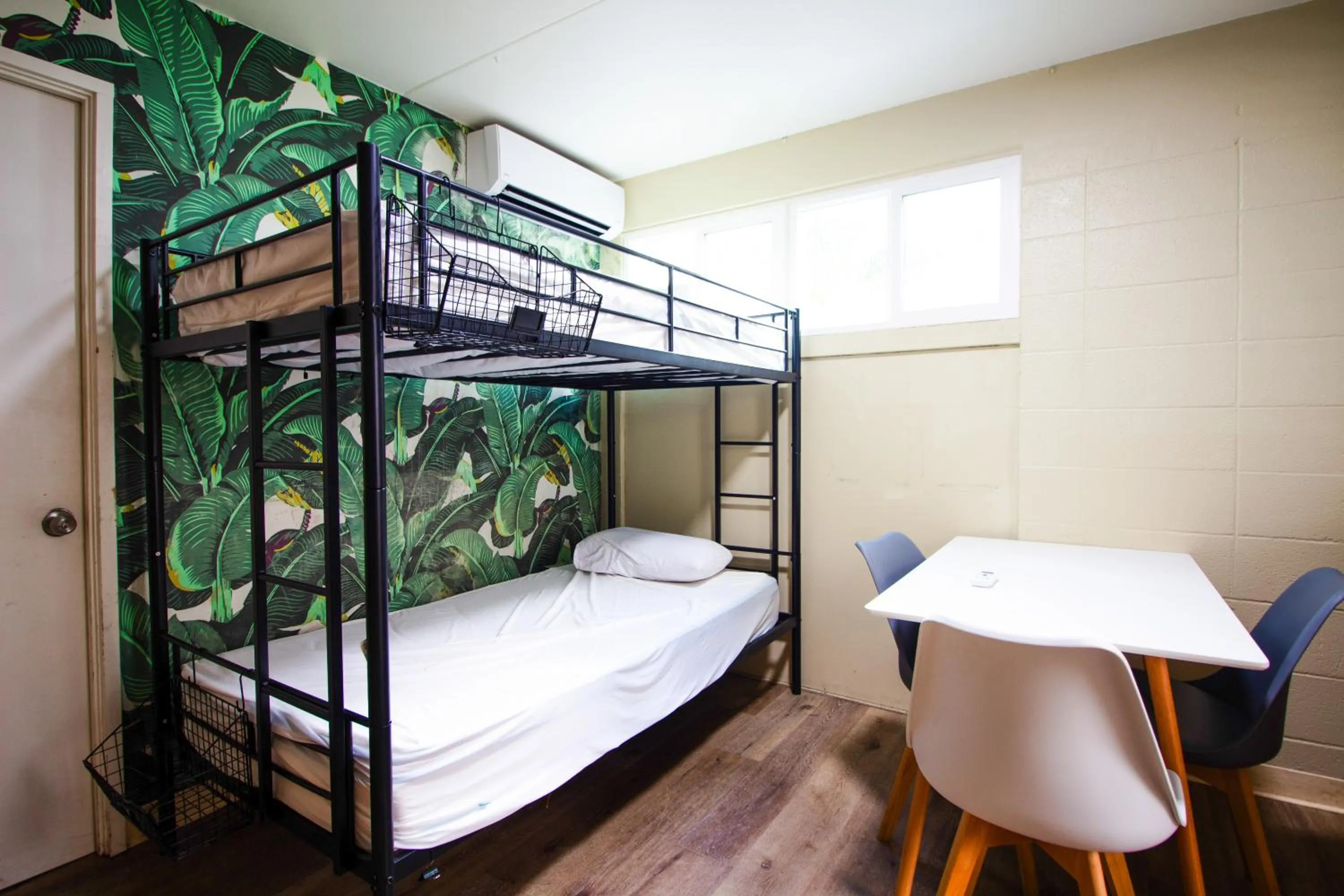 bunk bed, Bed in Waikiki Beachside Hostel