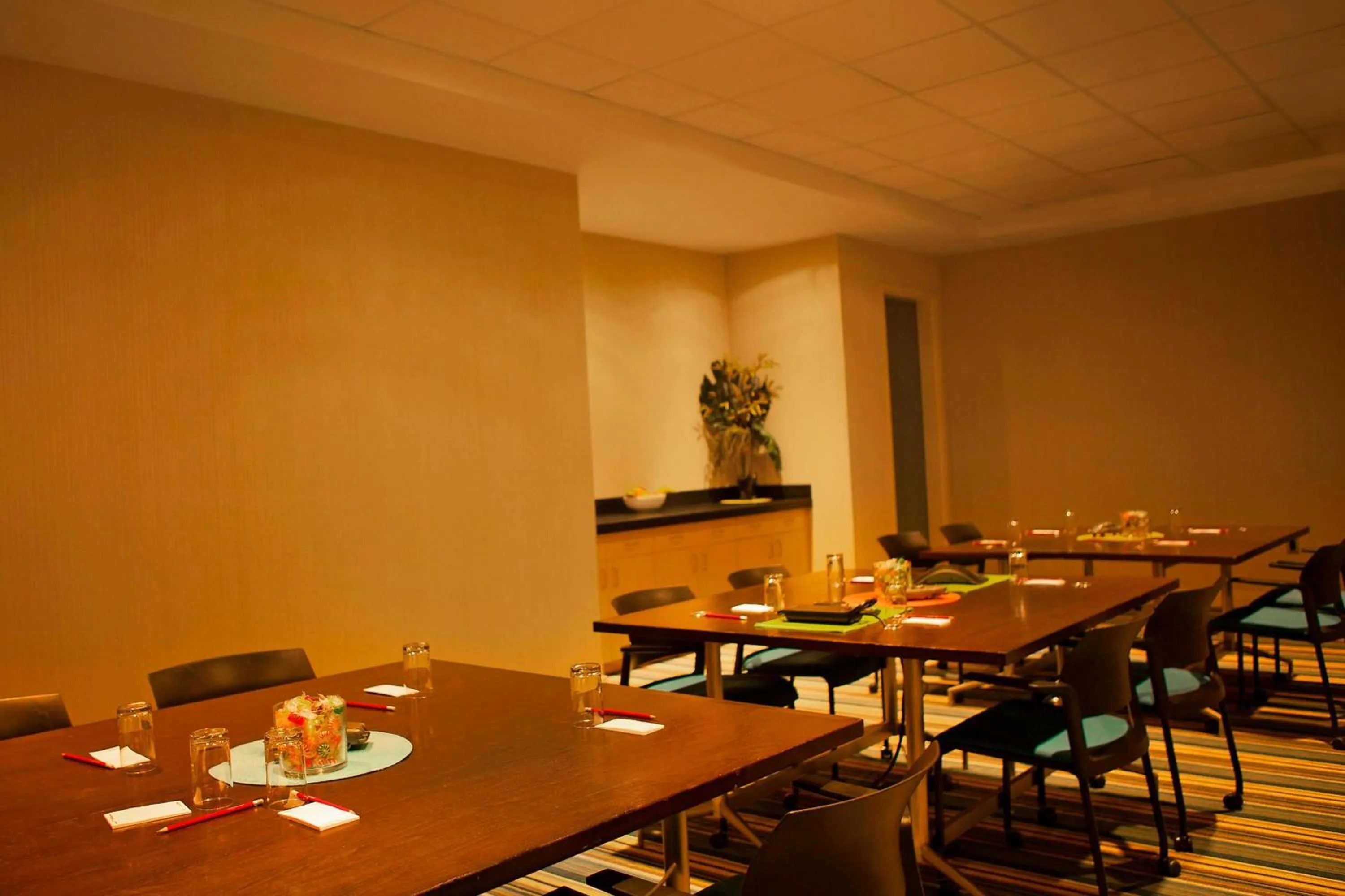 Meeting/conference room in Aloft Minneapolis