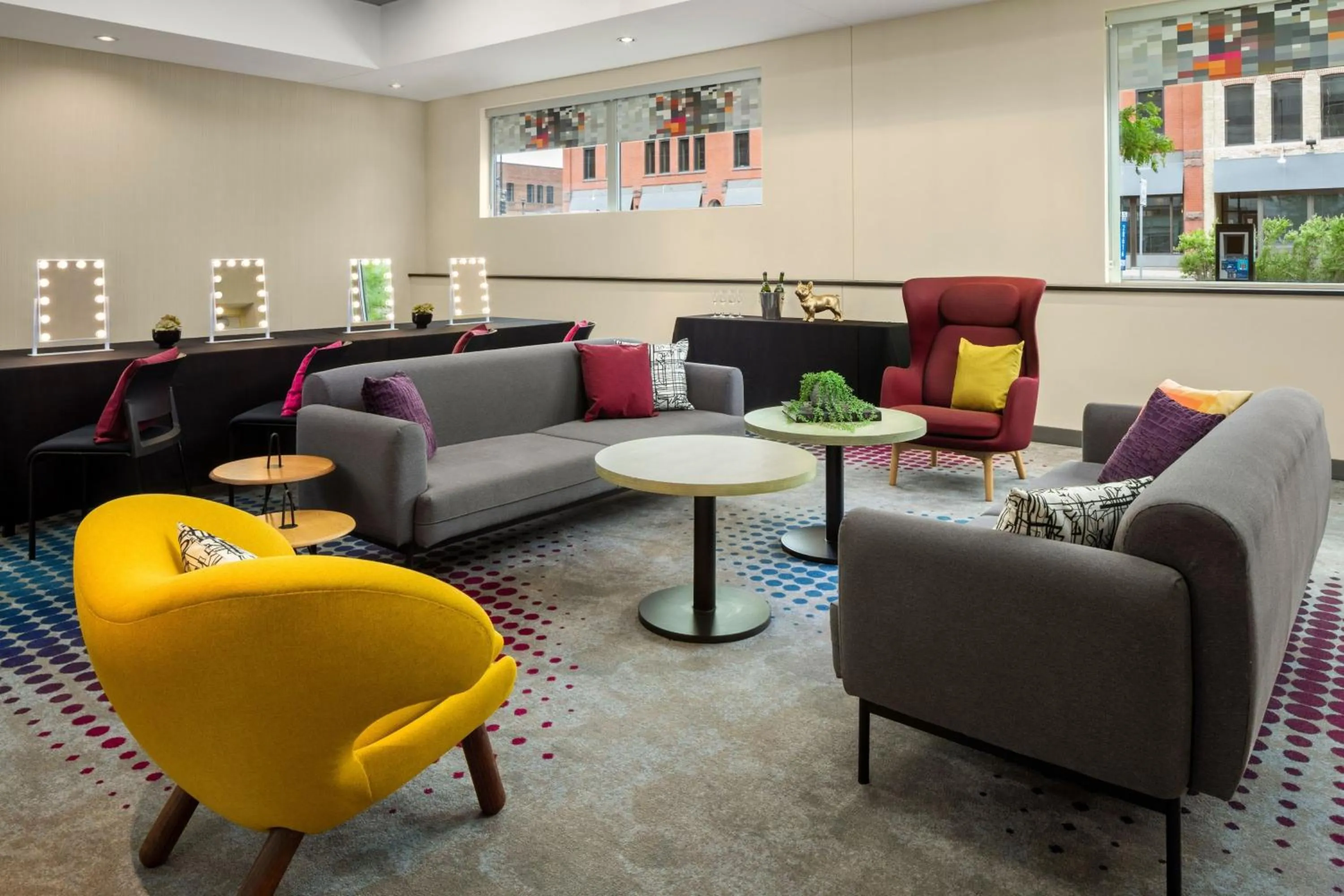 Lounge or bar in Aloft Minneapolis