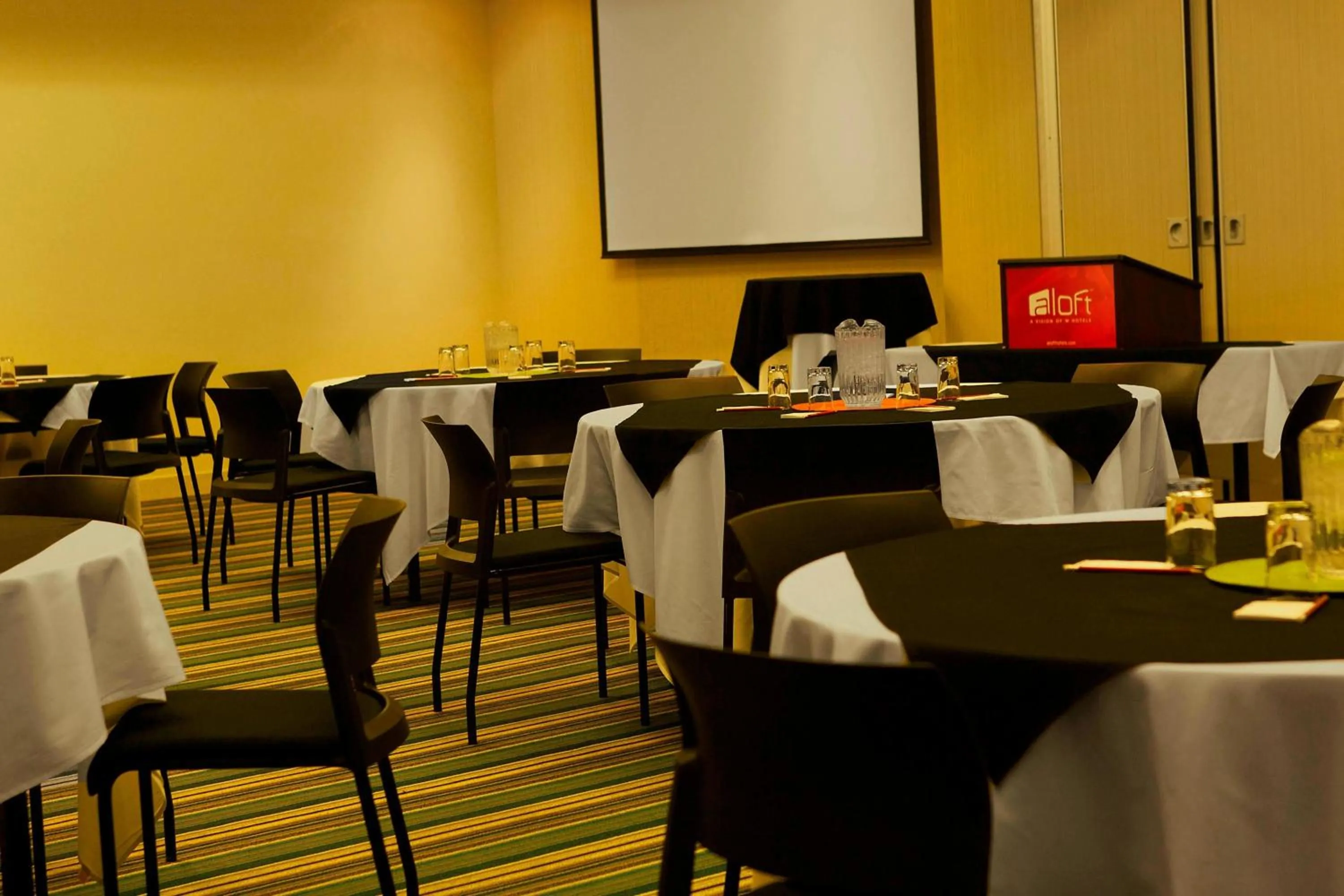 Meeting/conference room in Aloft Minneapolis