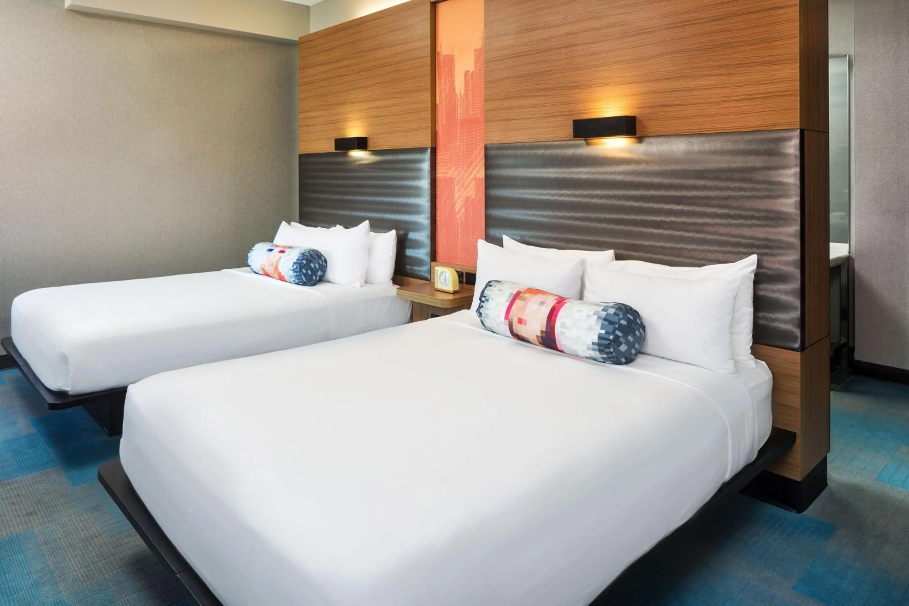 Photo of the whole room, Bed in Aloft Minneapolis