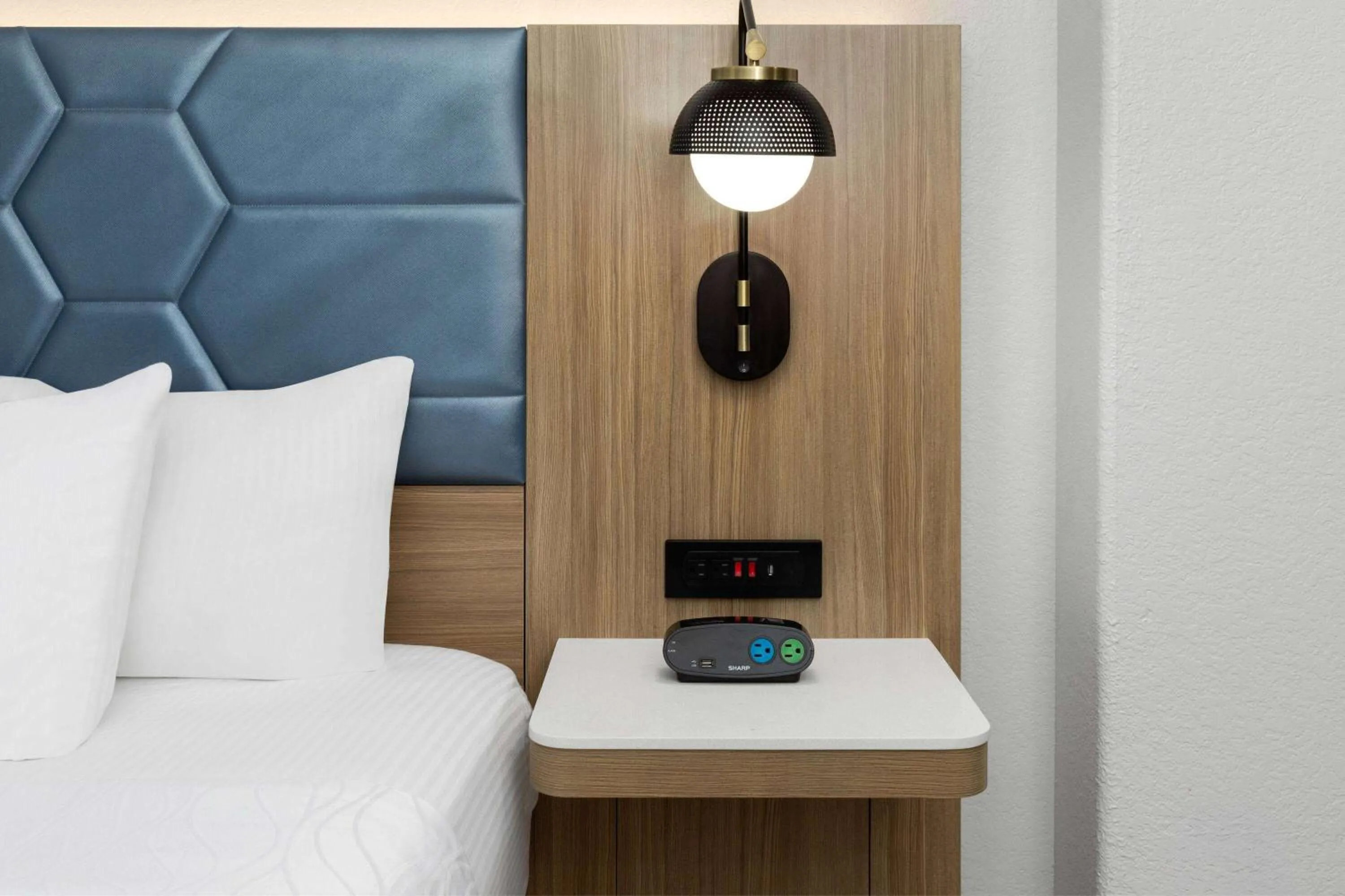 Photo of the whole room, Bed in La Quinta by Wyndham San Antonio Northwest