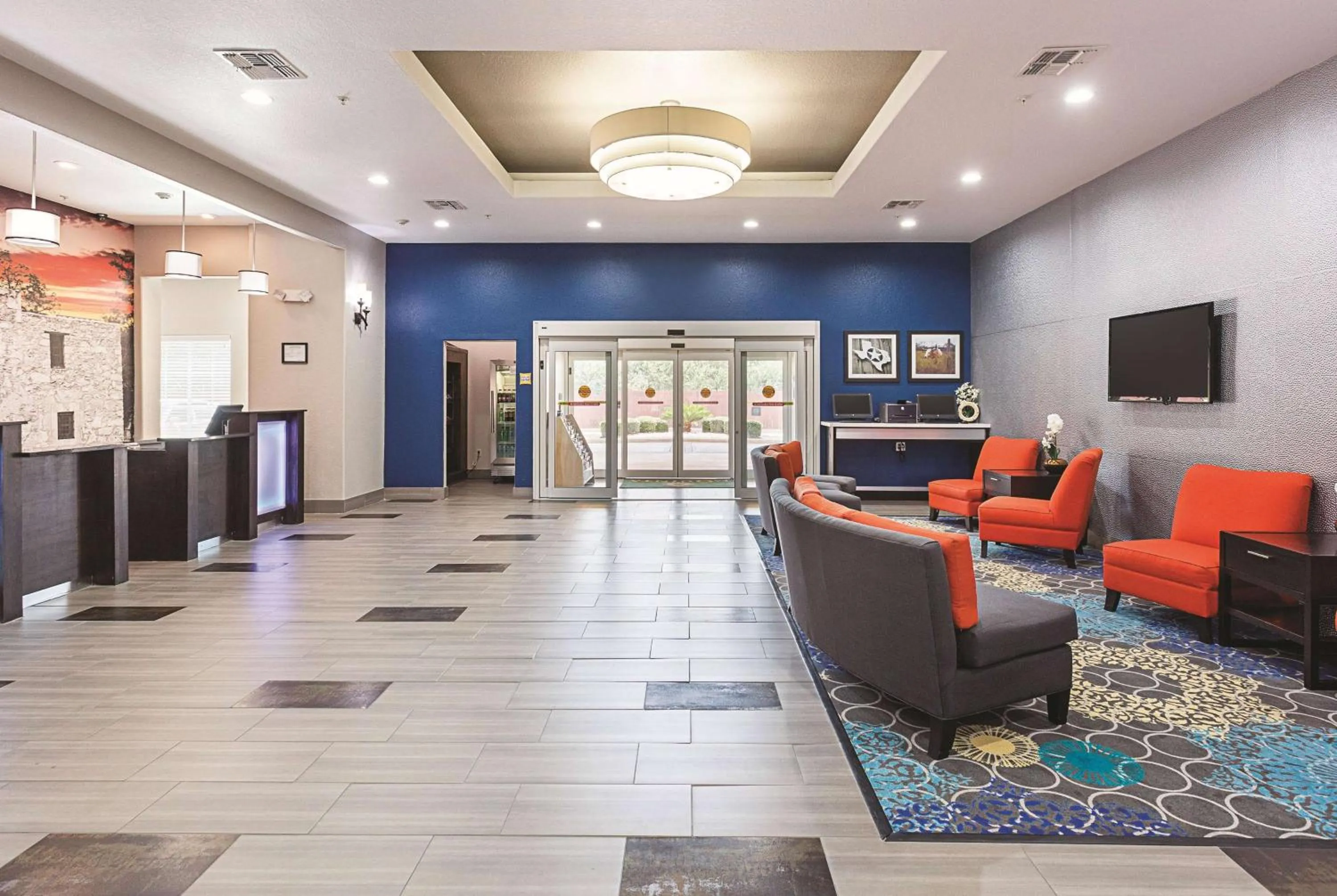 Lobby or reception in La Quinta by Wyndham San Antonio Northwest