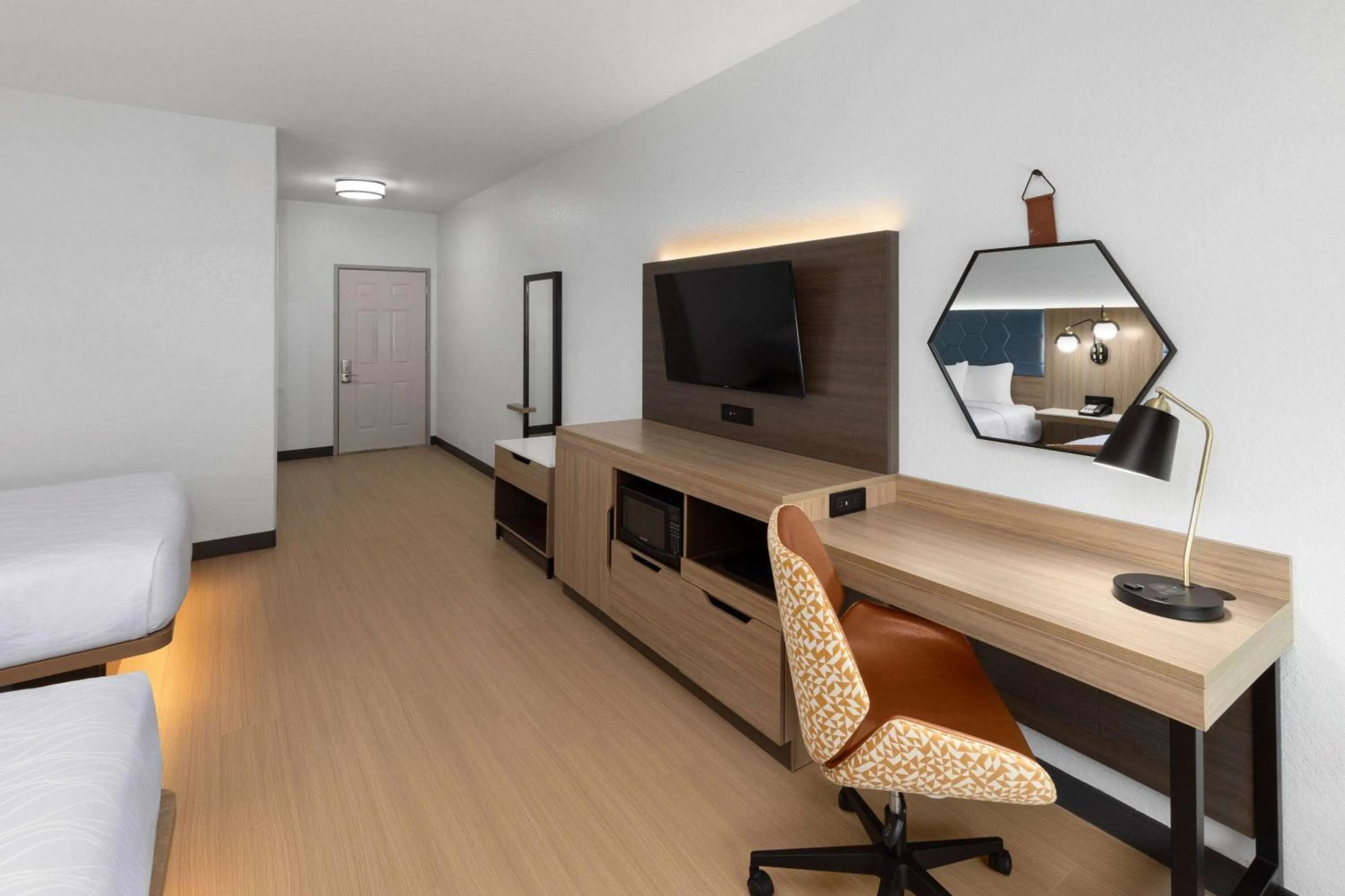 Photo of the whole room in La Quinta by Wyndham San Antonio Northwest