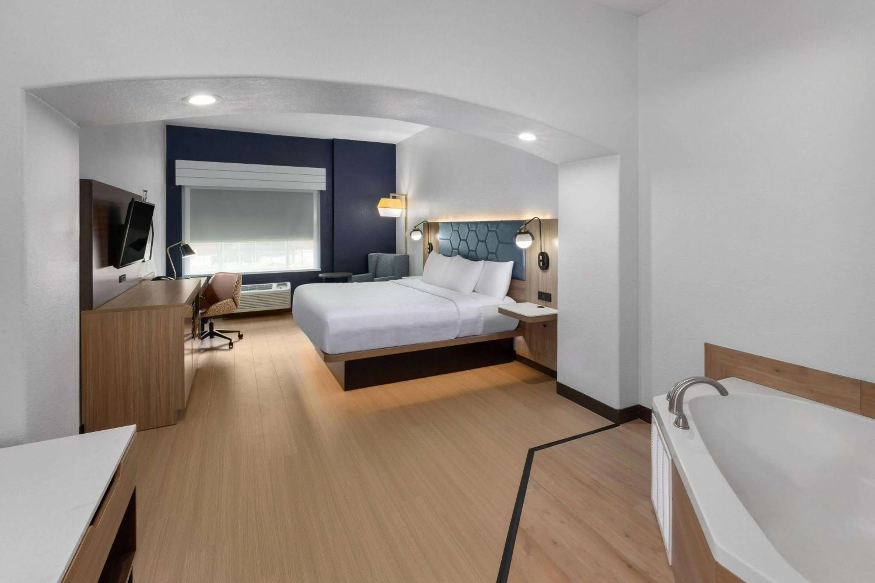 Bath, Bed in La Quinta by Wyndham San Antonio Northwest