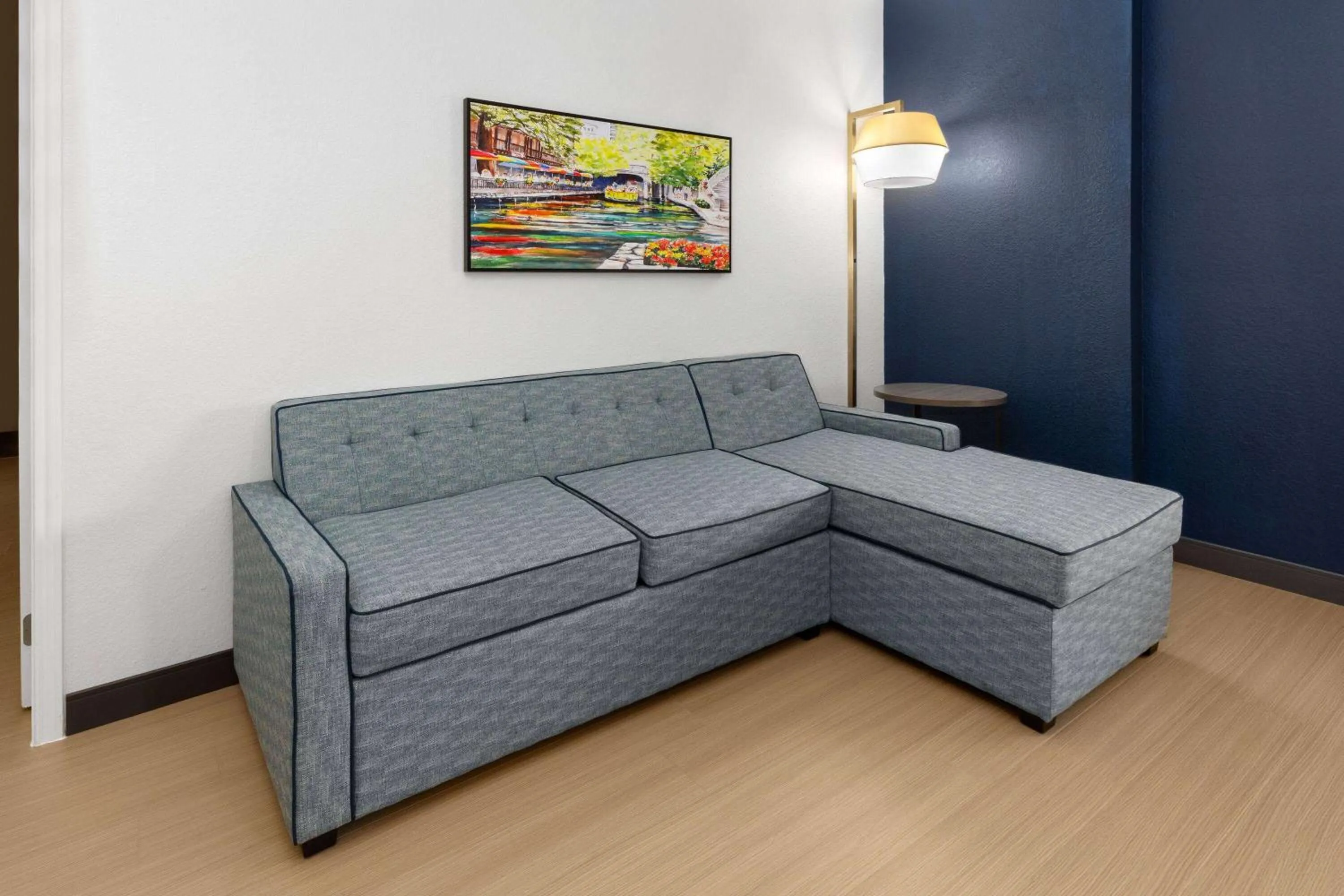 Photo of the whole room in La Quinta by Wyndham San Antonio Northwest