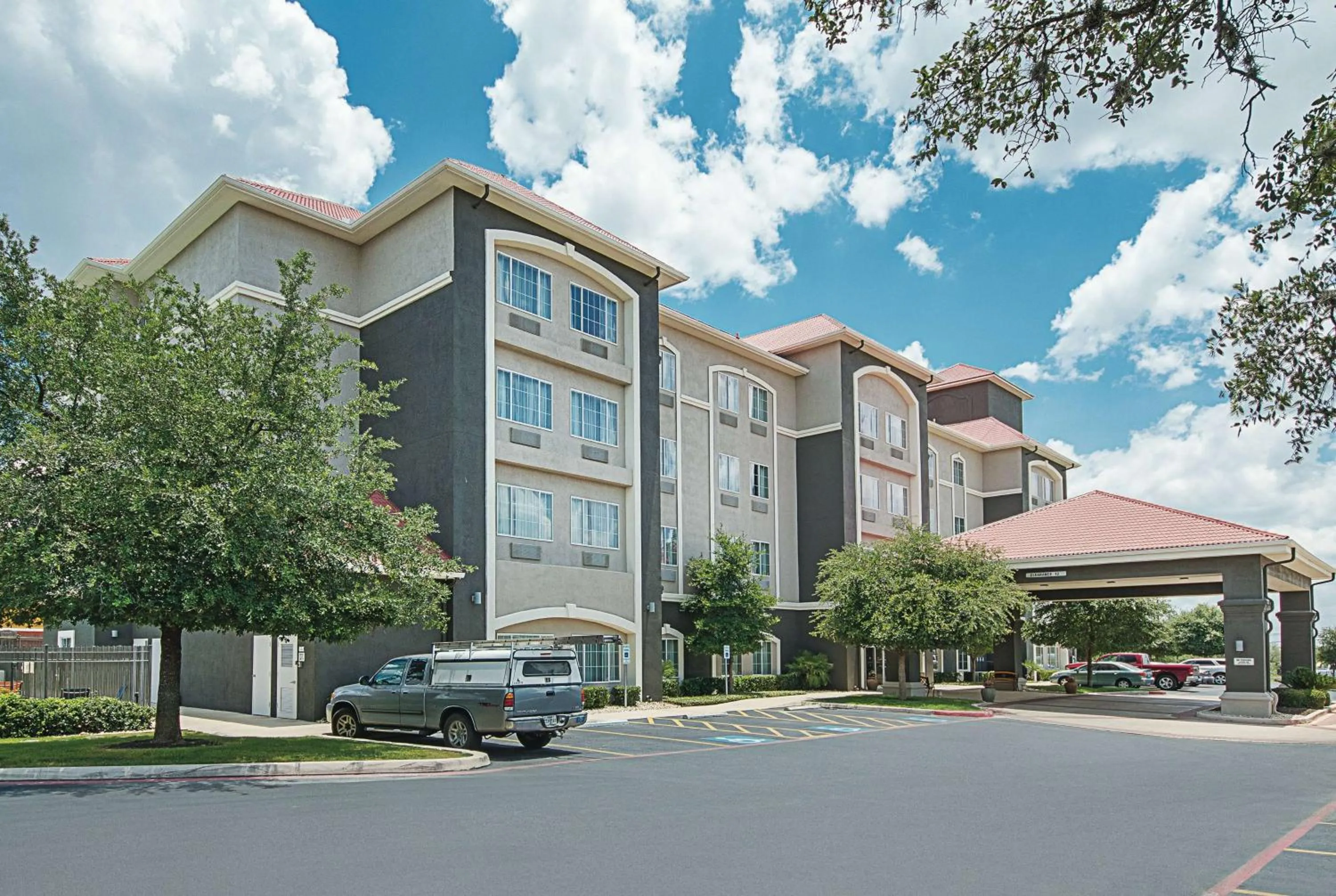 Property building in La Quinta by Wyndham San Antonio Northwest