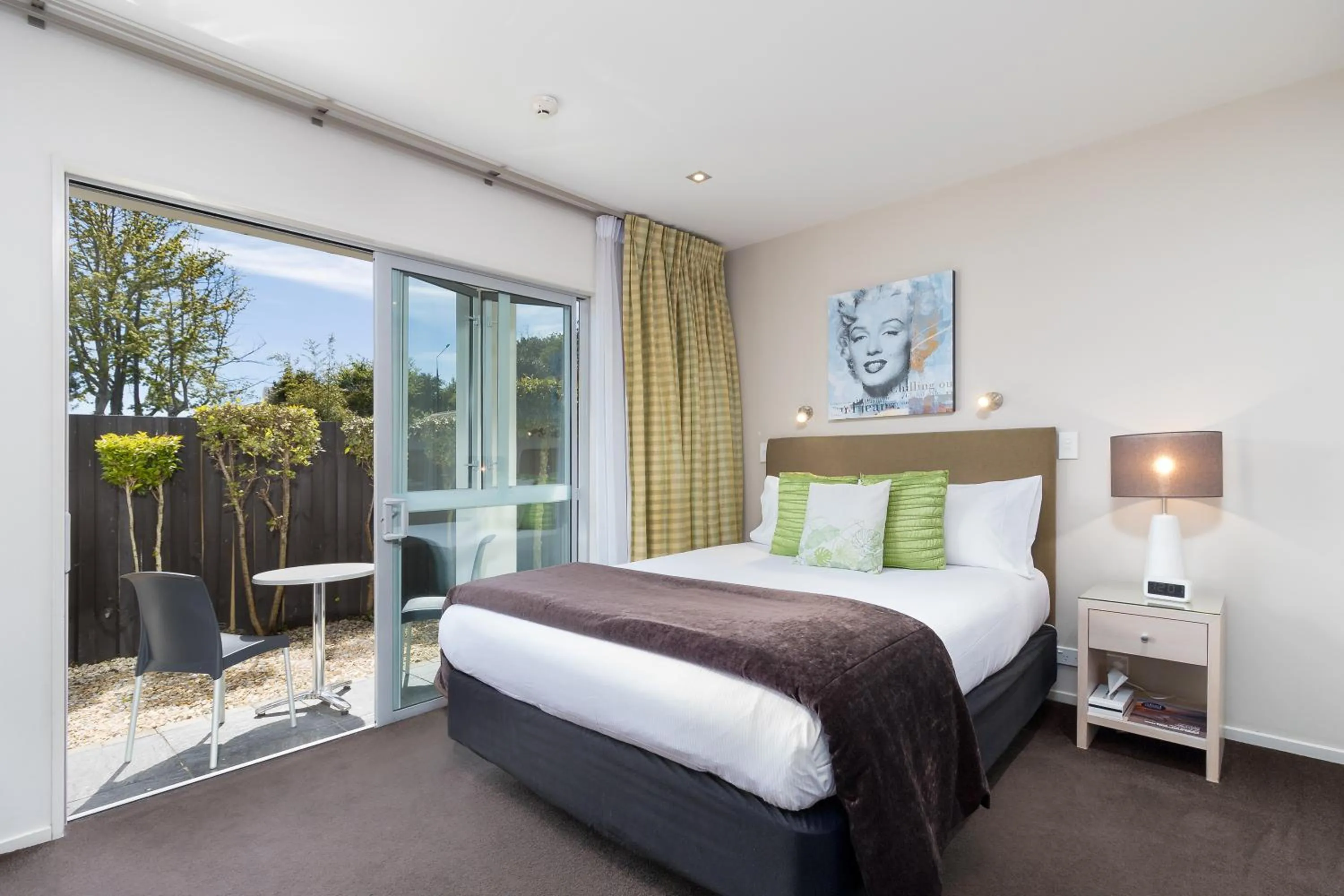 Photo of the whole room, Bed in Century Park