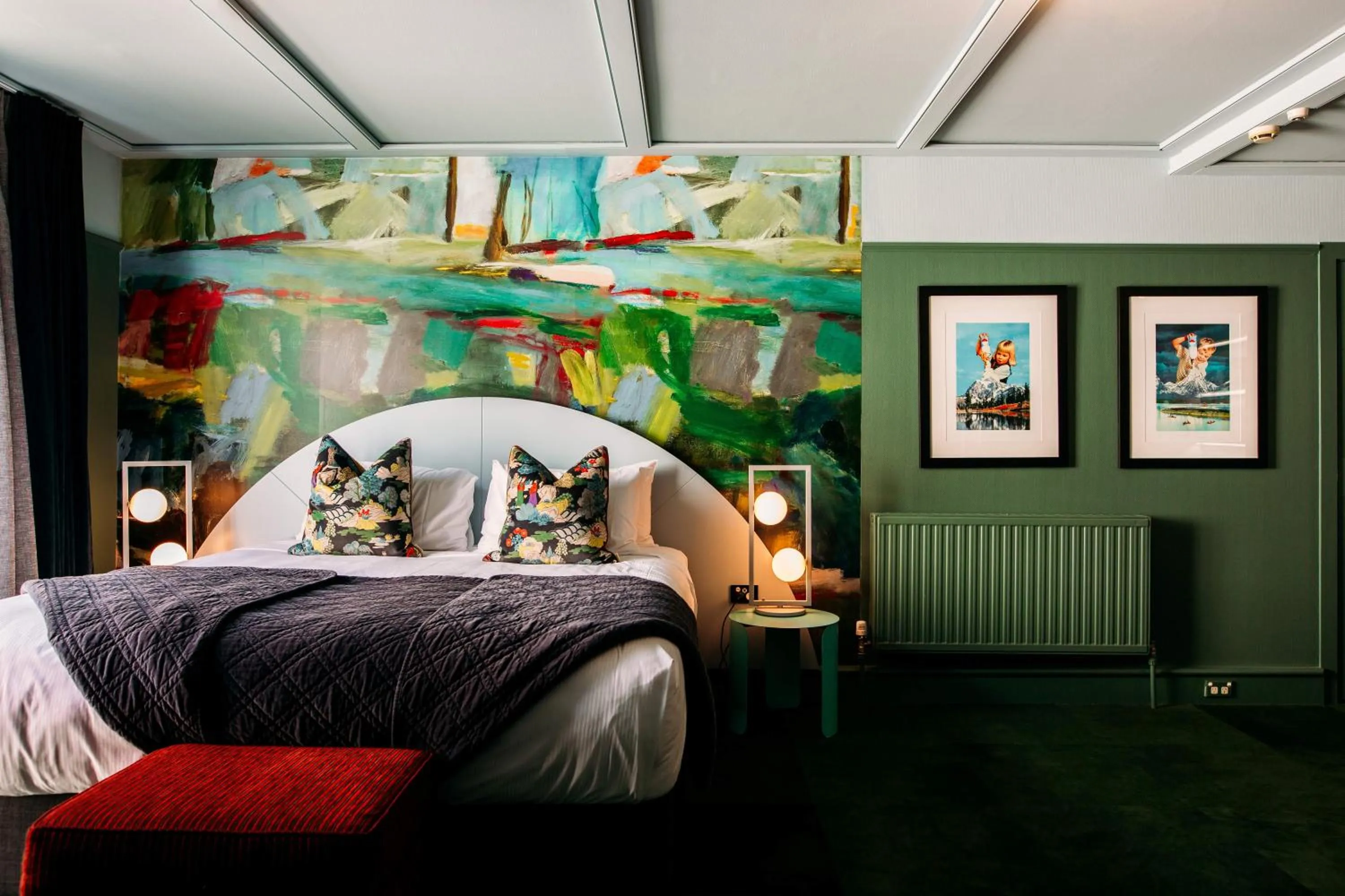 Bed in The Central Hotel Queenstown, A Naumi Chapter