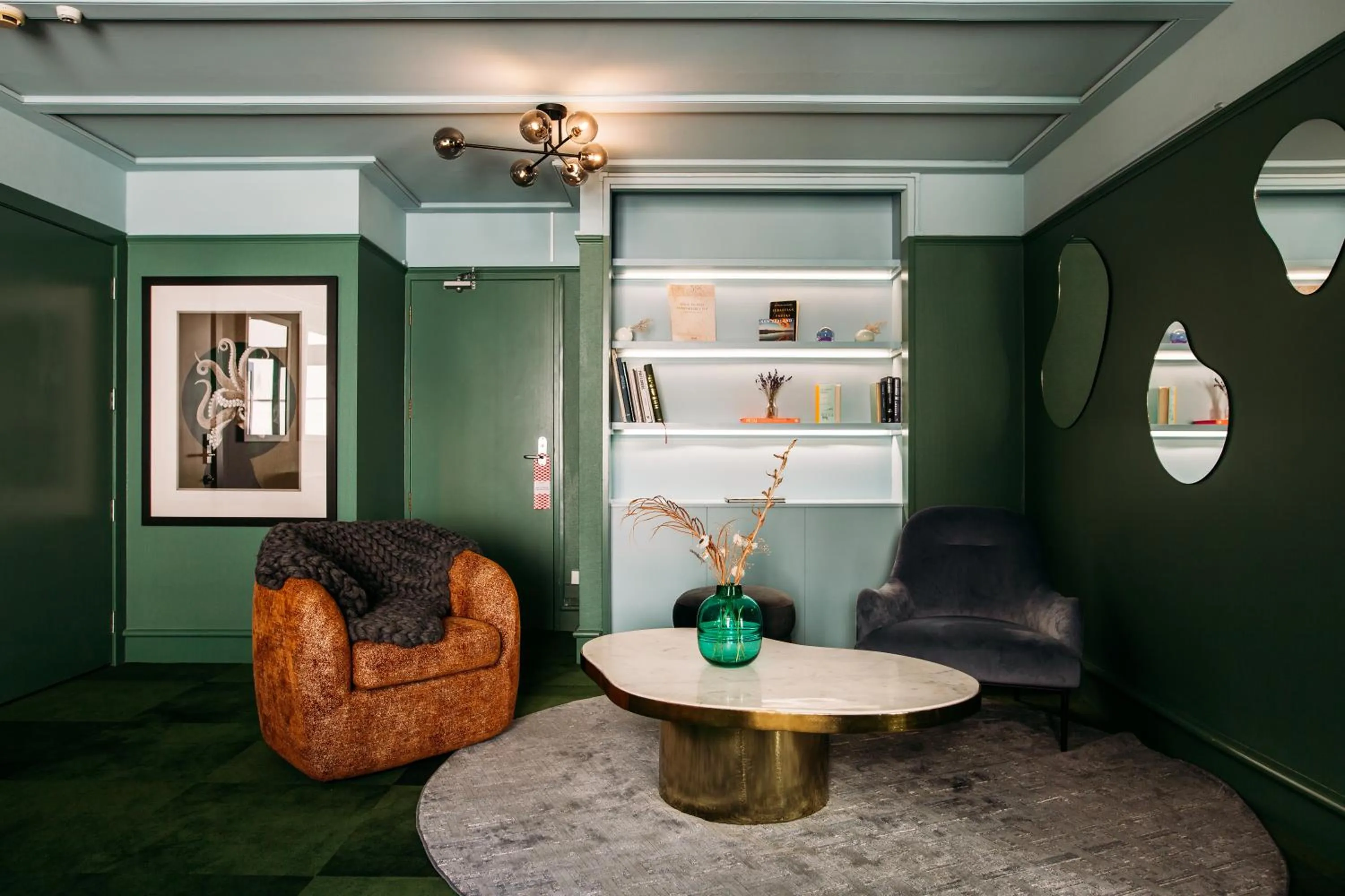 Bedroom in The Central Hotel Queenstown, A Naumi Chapter