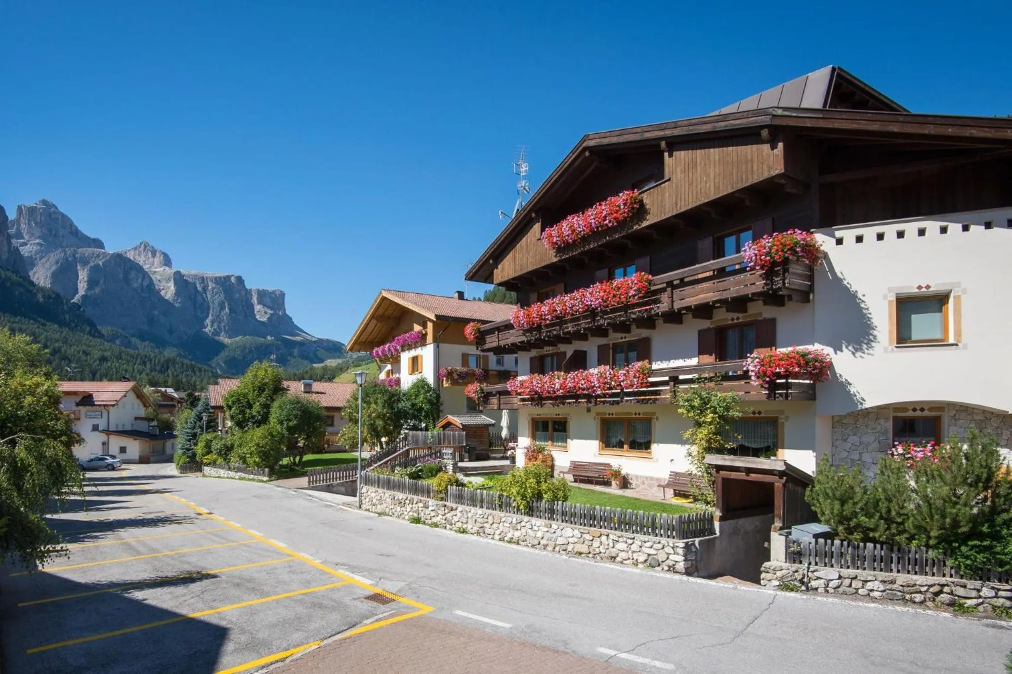 Property building in Garnì Piz da L'Ander