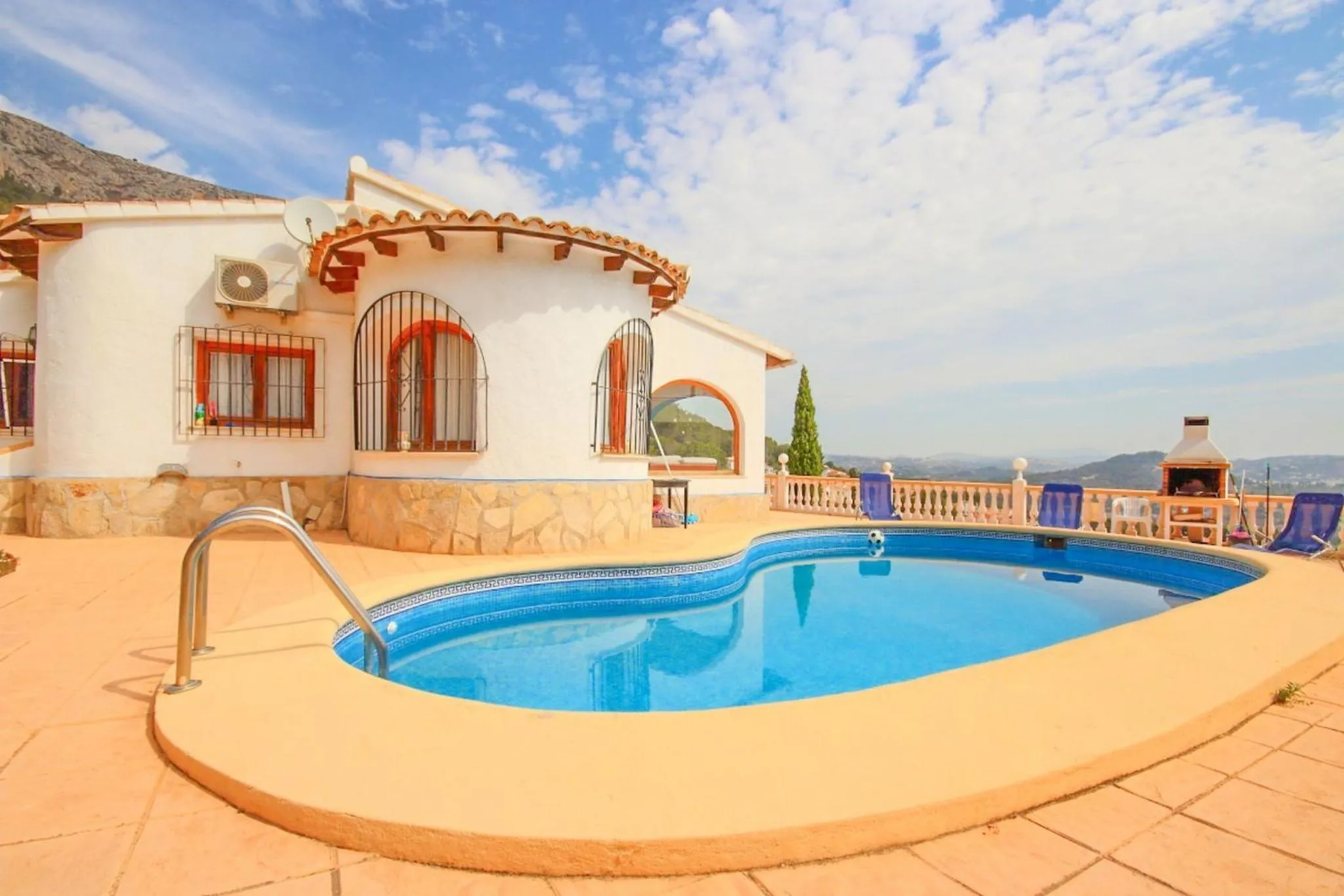 Property building in Villa Cucarres 0705