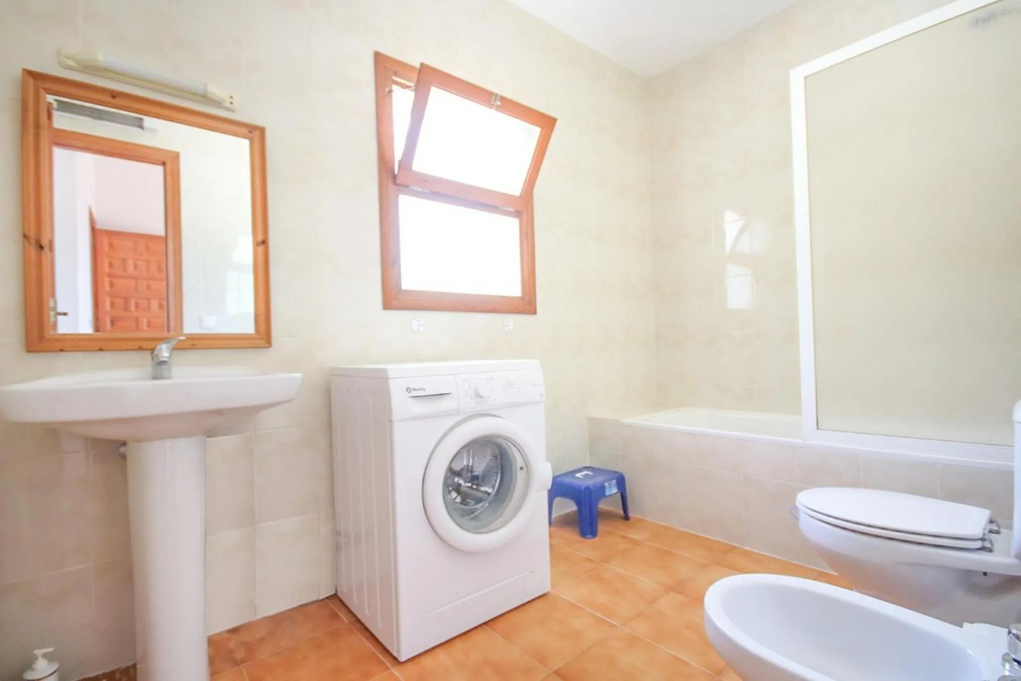 Property building in Villa Cucarres 0705