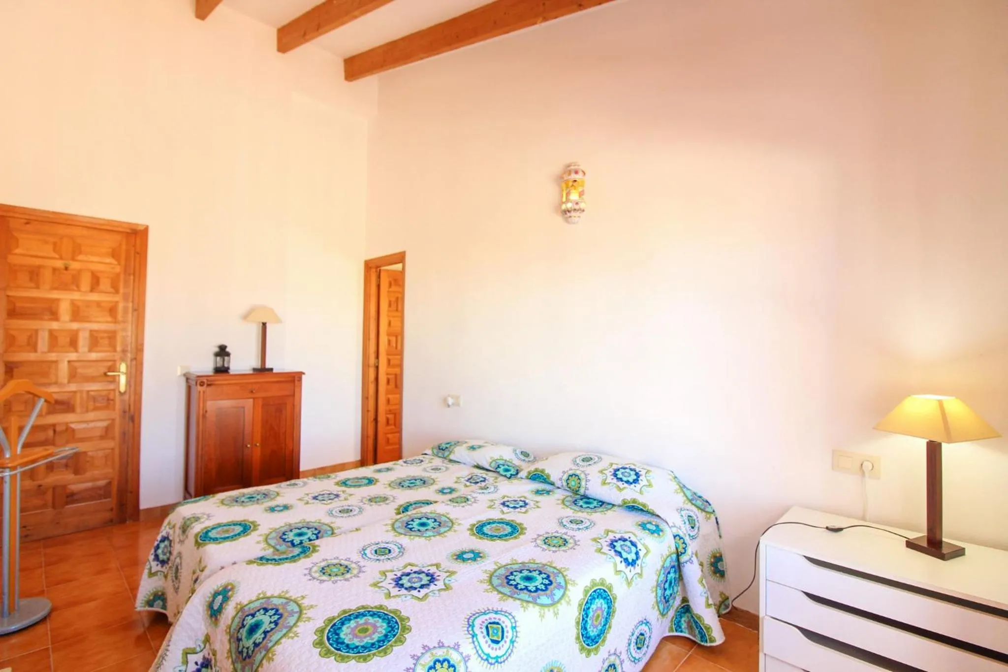 Property building, Bed in Villa Cucarres 0705
