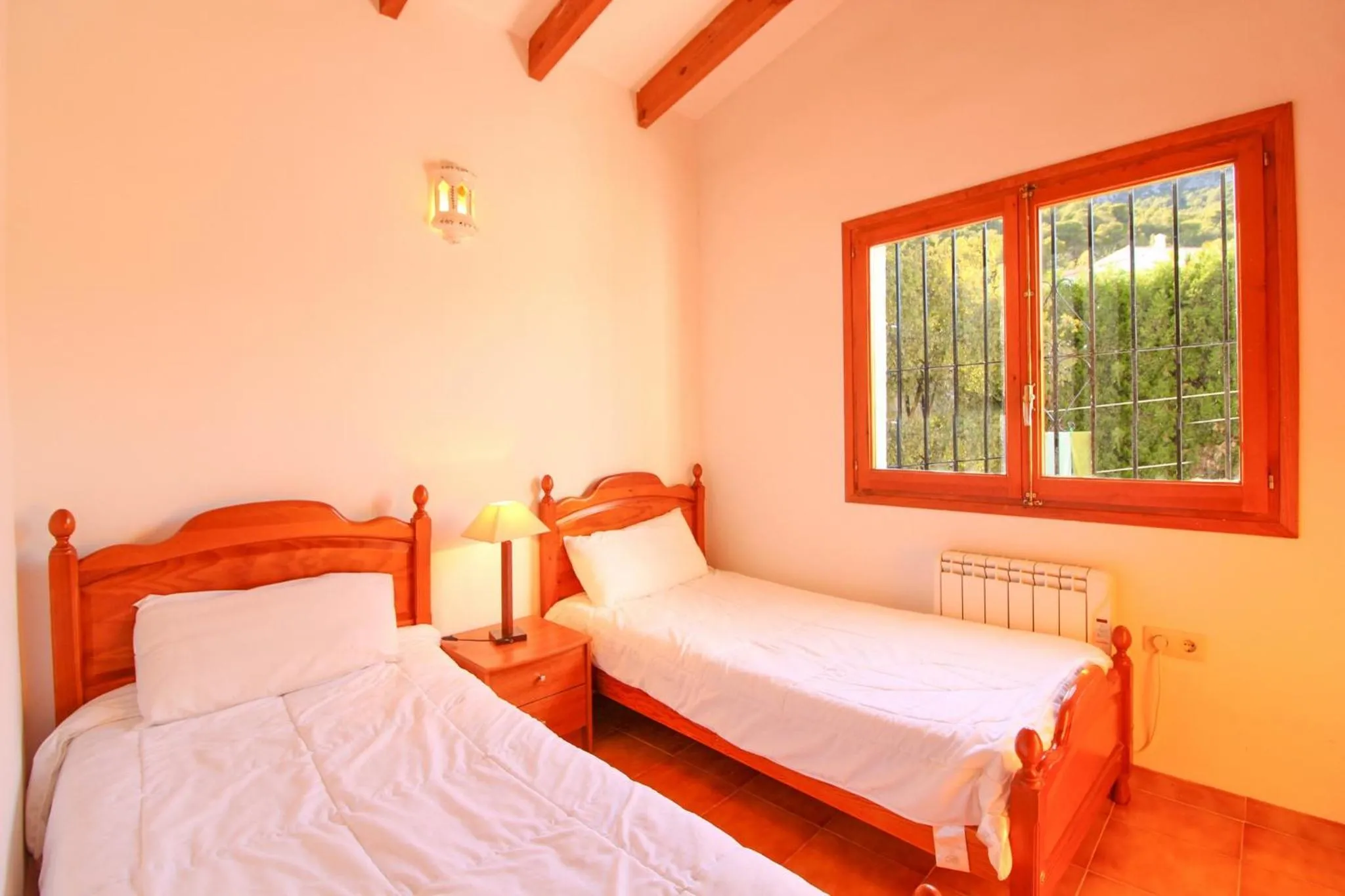 Property building, Bed in Villa Cucarres 0705