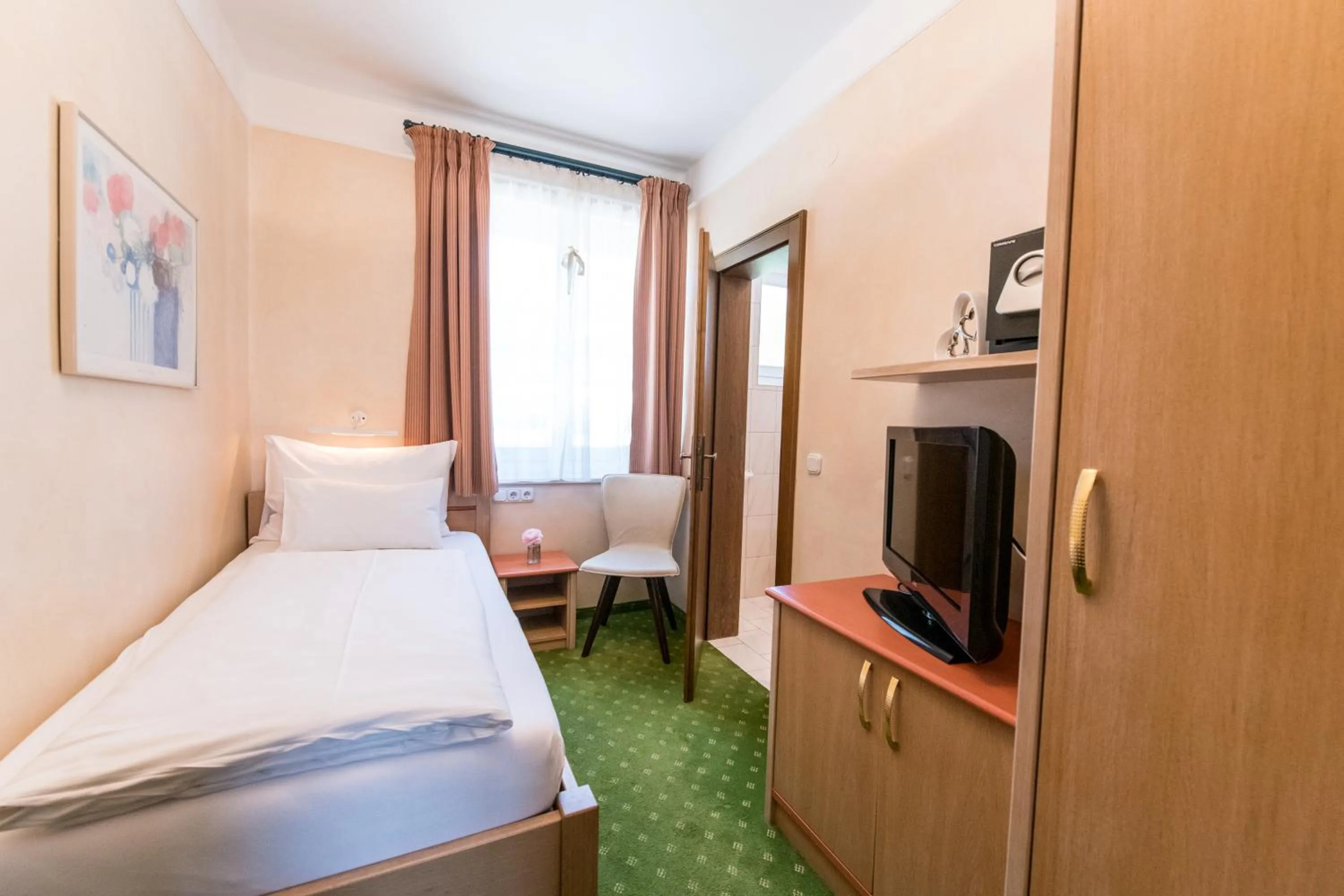 Photo of the whole room, Bed in Die WUNDER s Ferienpension