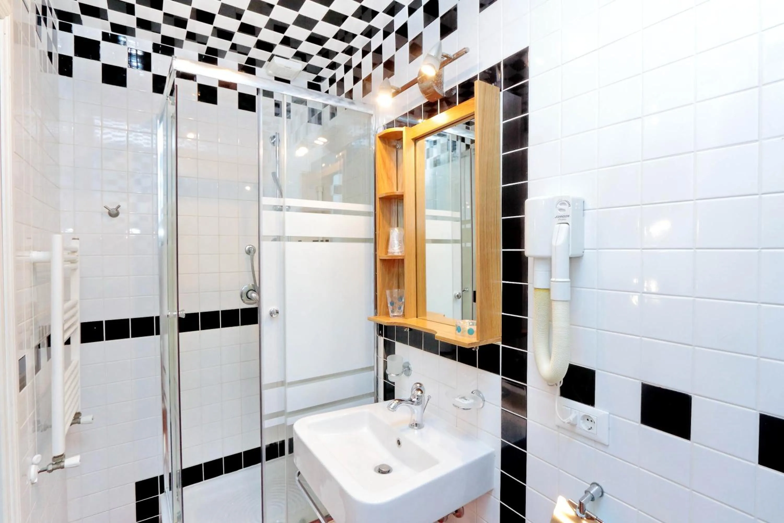 Bathroom in Sonnino Suite