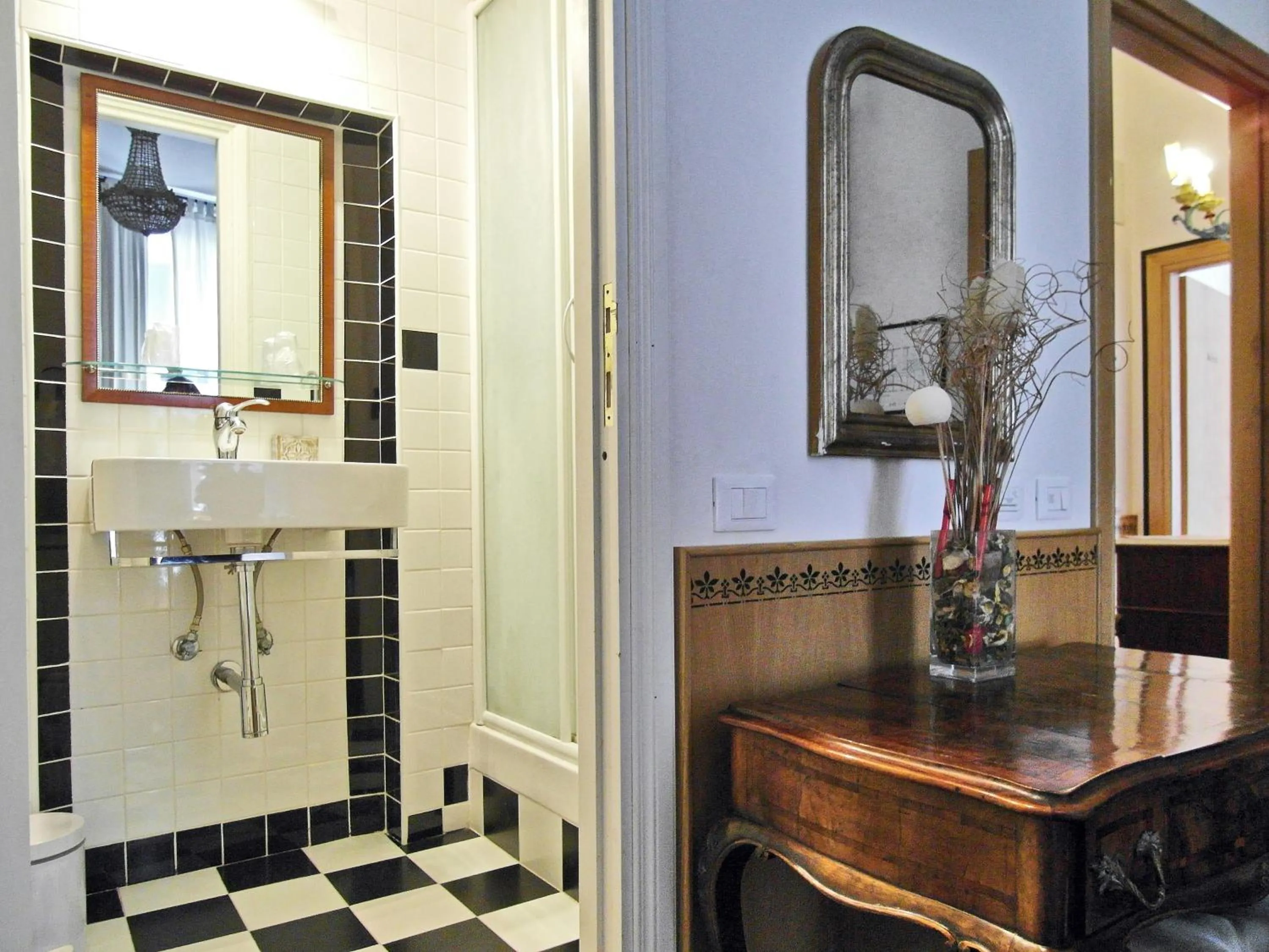 Bathroom in Sonnino Suite