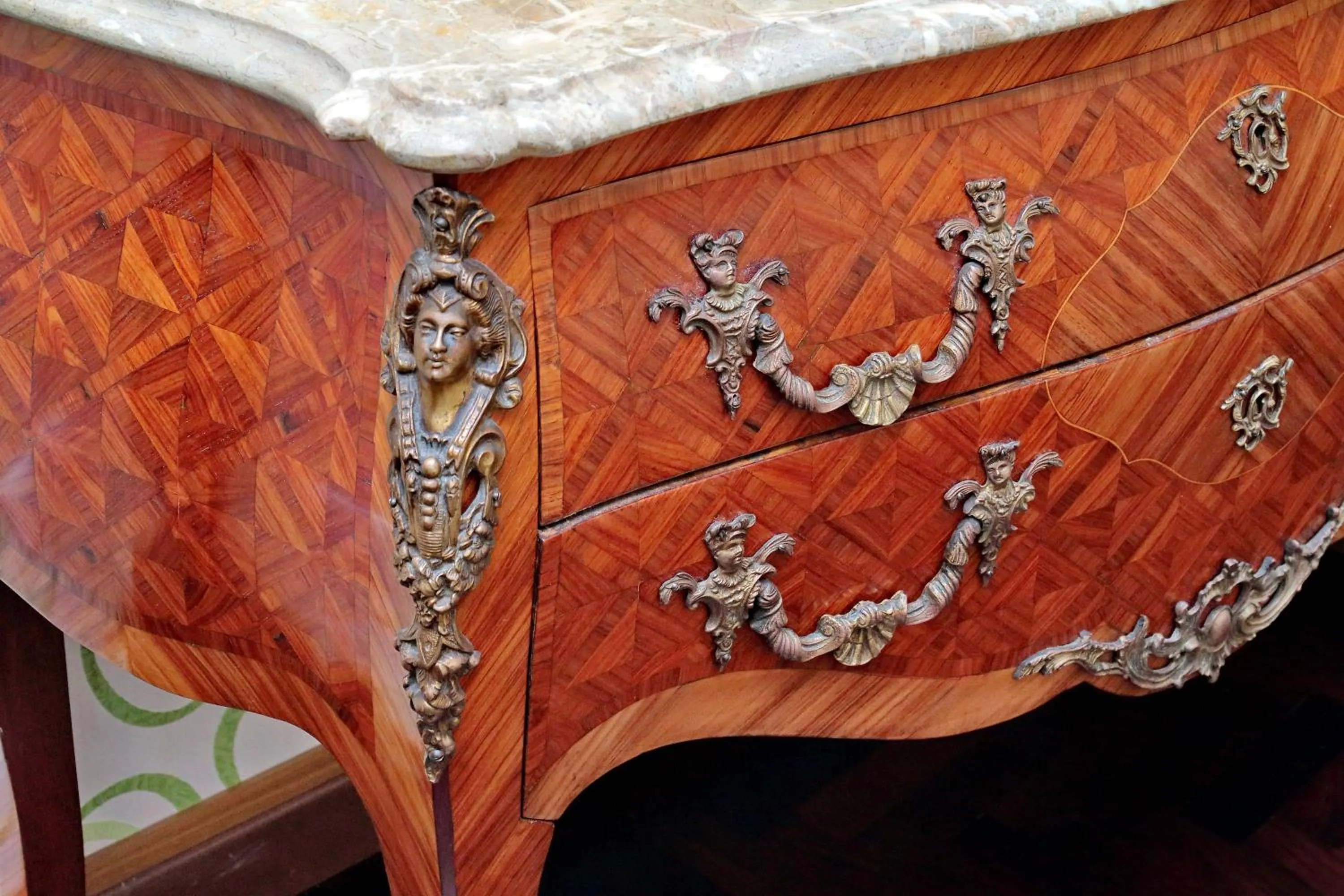 Decorative detail in Sonnino Suite