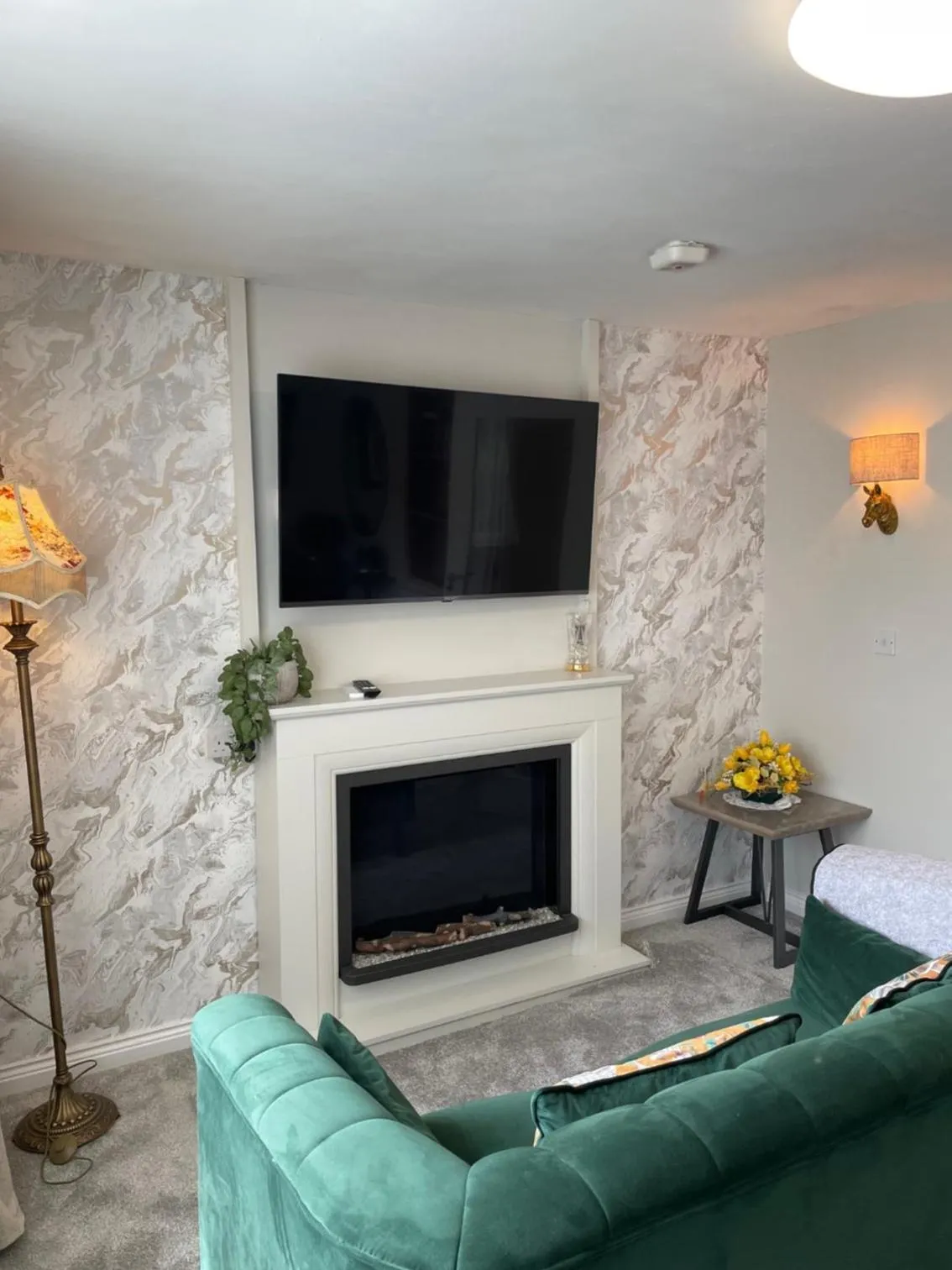 Living room in Crystal Springs B&B