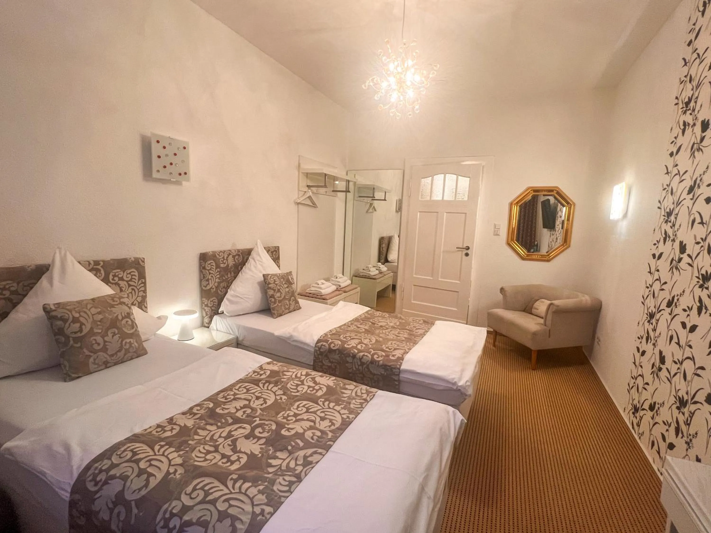 Bed in Hotel Service Apartments am Prinzenplatz - Superior