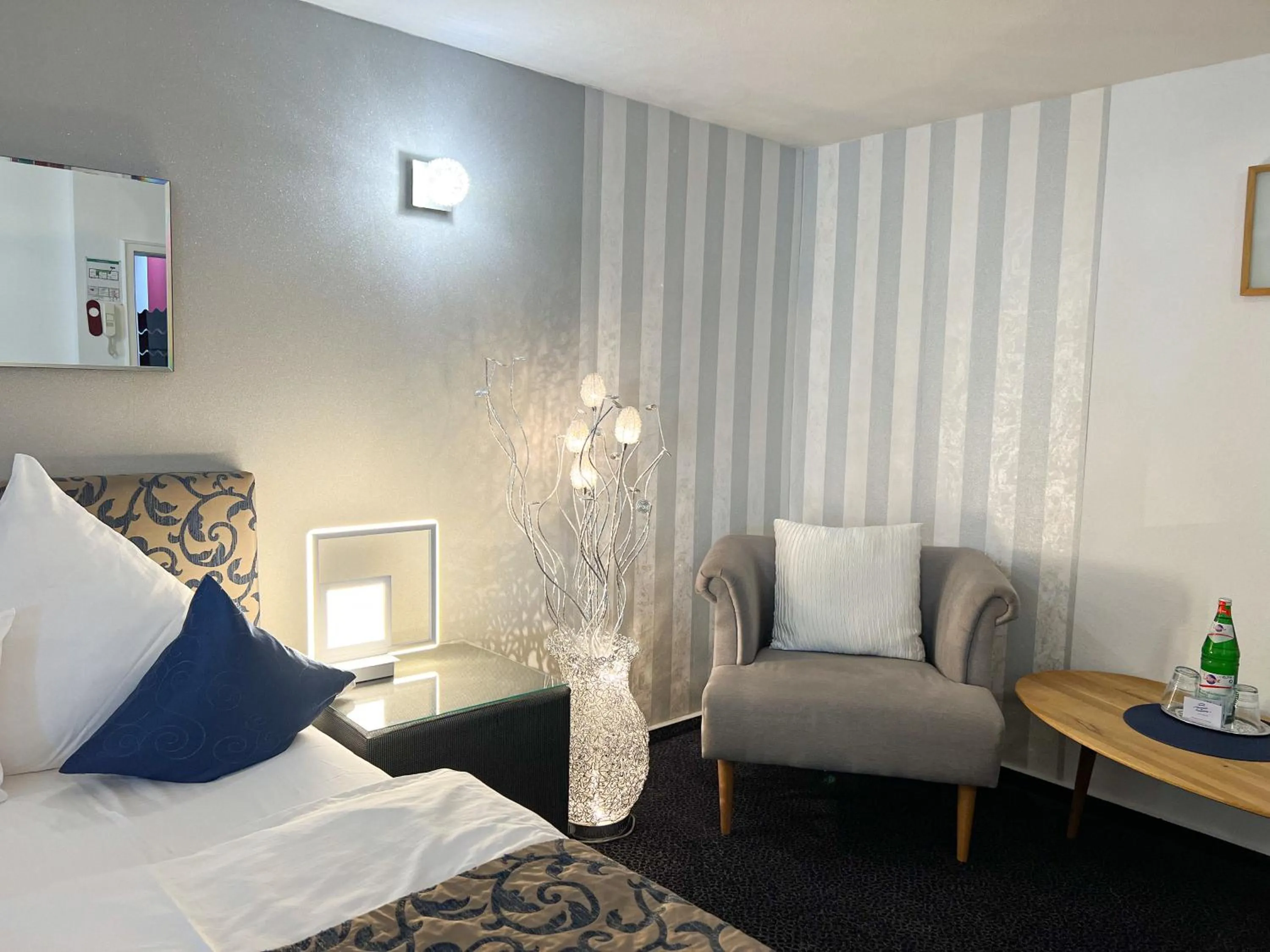 Bed in Hotel Service Apartments am Prinzenplatz - Superior