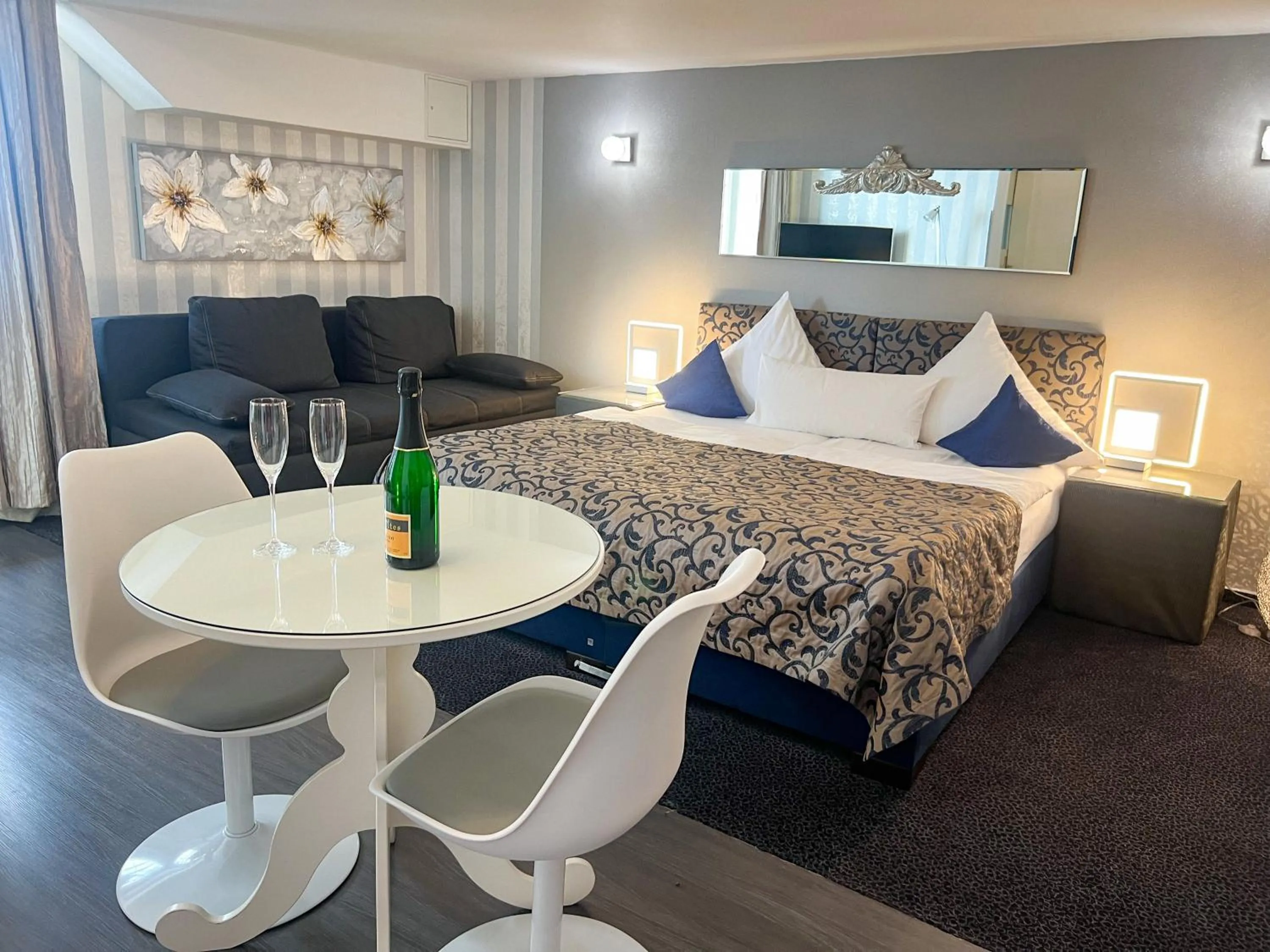 Bed in Hotel Service Apartments am Prinzenplatz - Superior