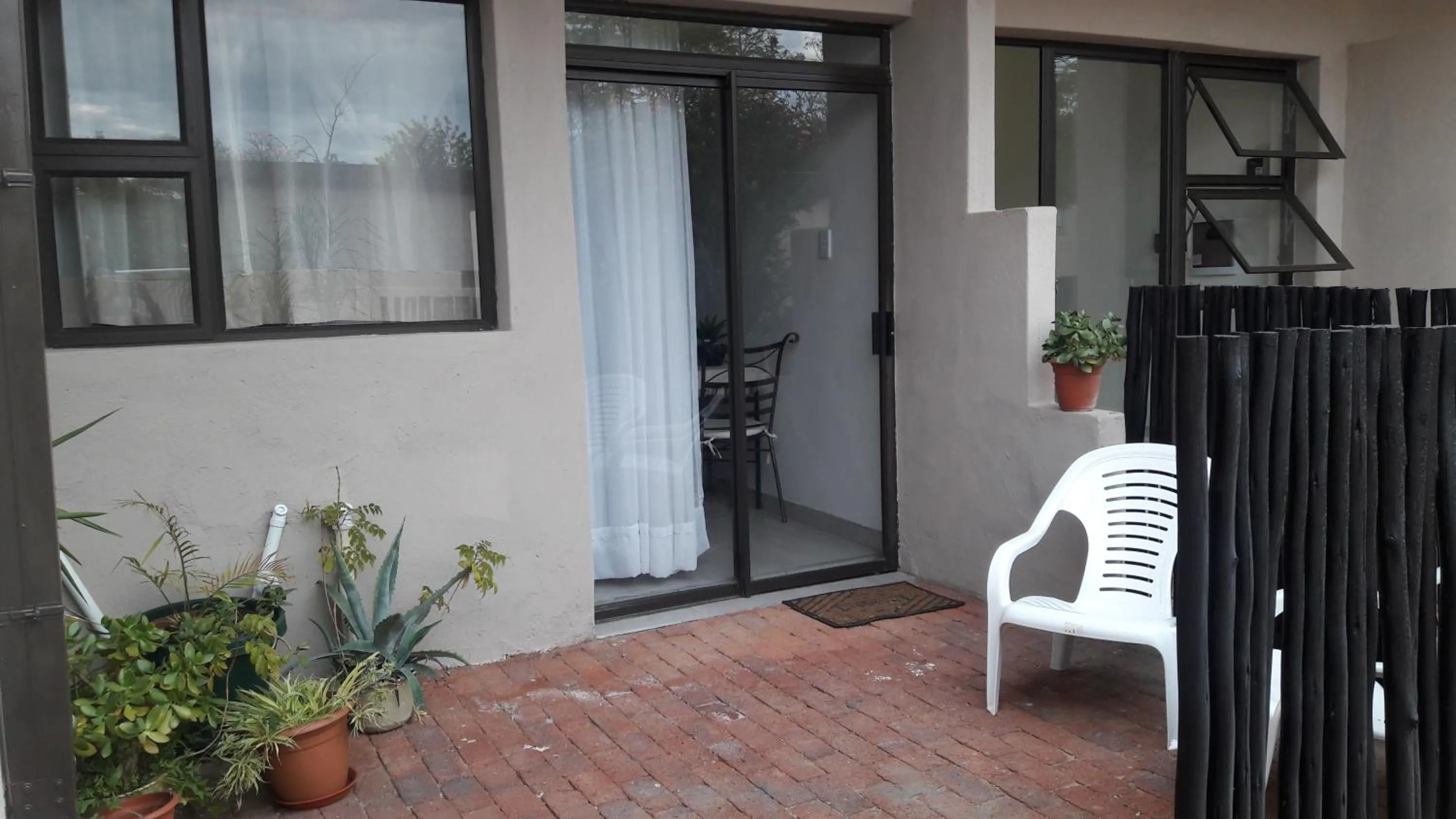 Self-catering Studio, Unit 6 on Krupp