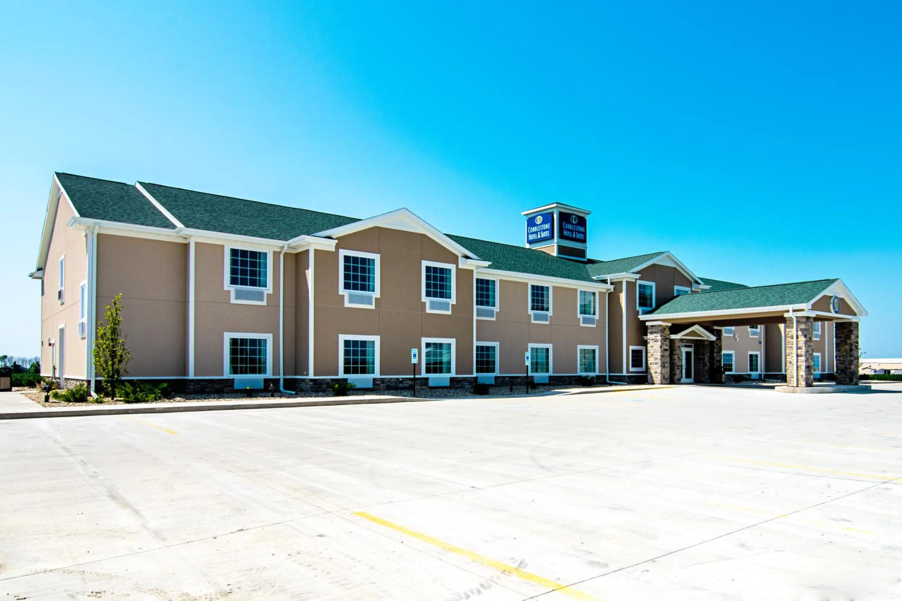 Property building in Cobblestone Hotel & Suites - Paxton