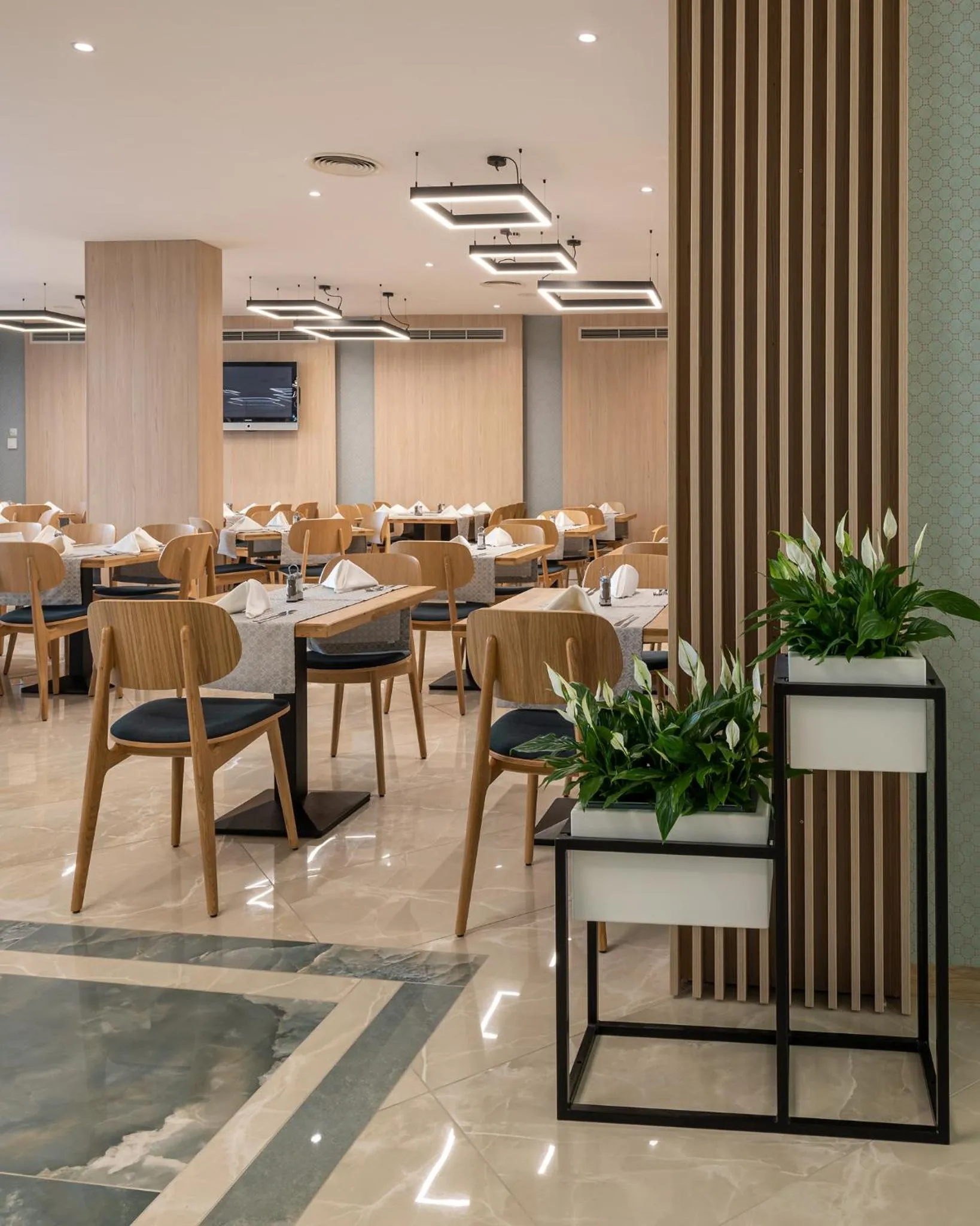 Restaurant/places to eat in Hotel Neptun Beach