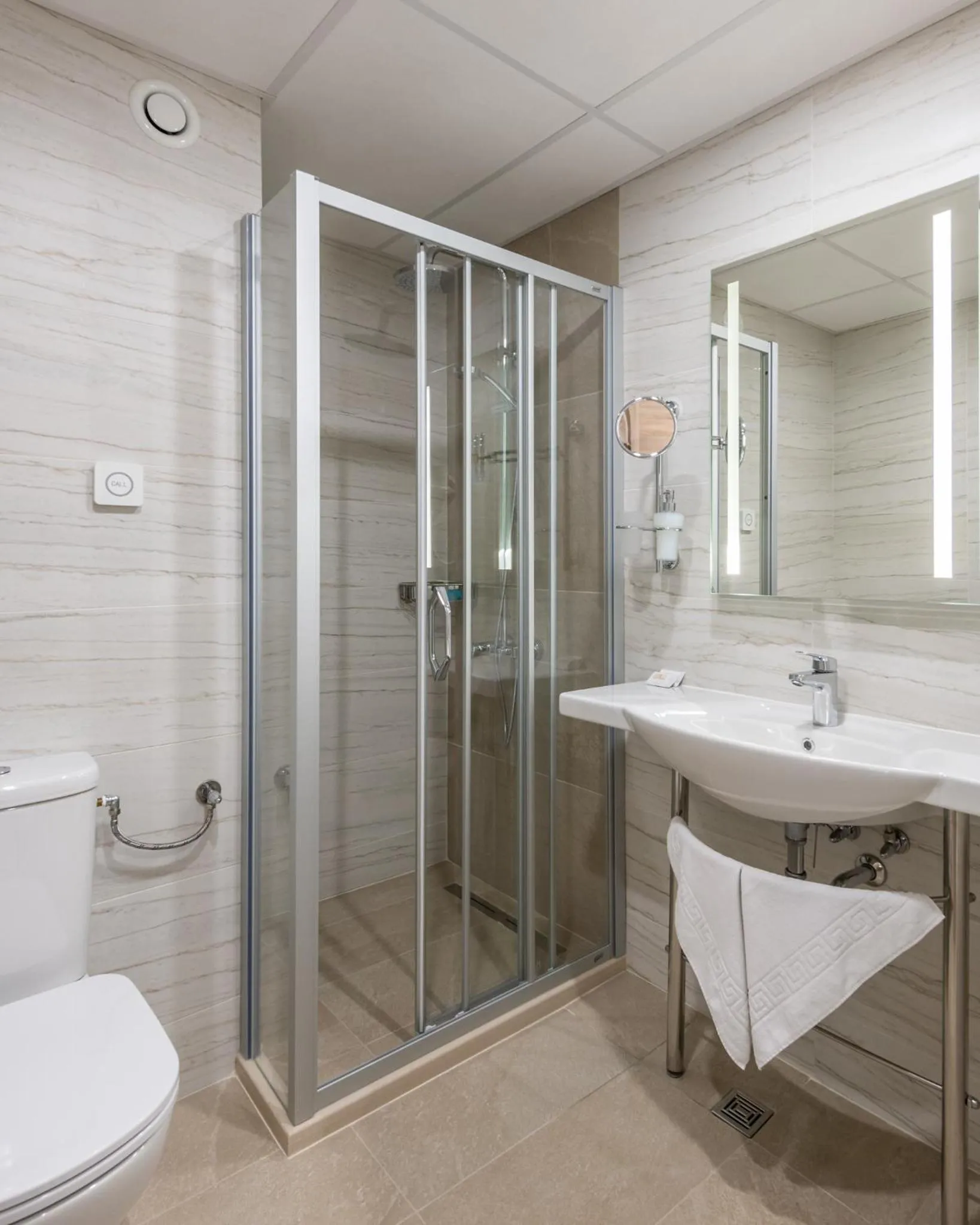 Bathroom in Hotel Neptun Beach