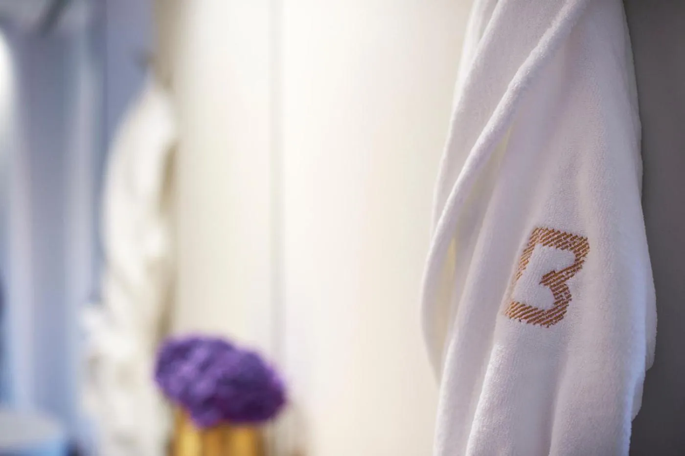 Decorative detail in BEYOND by Geisel