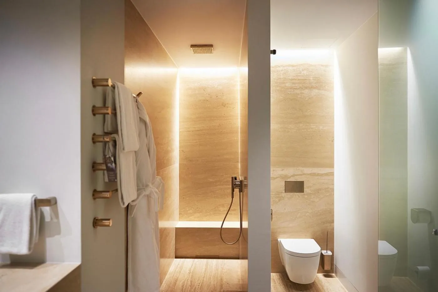 Shower in BEYOND by Geisel