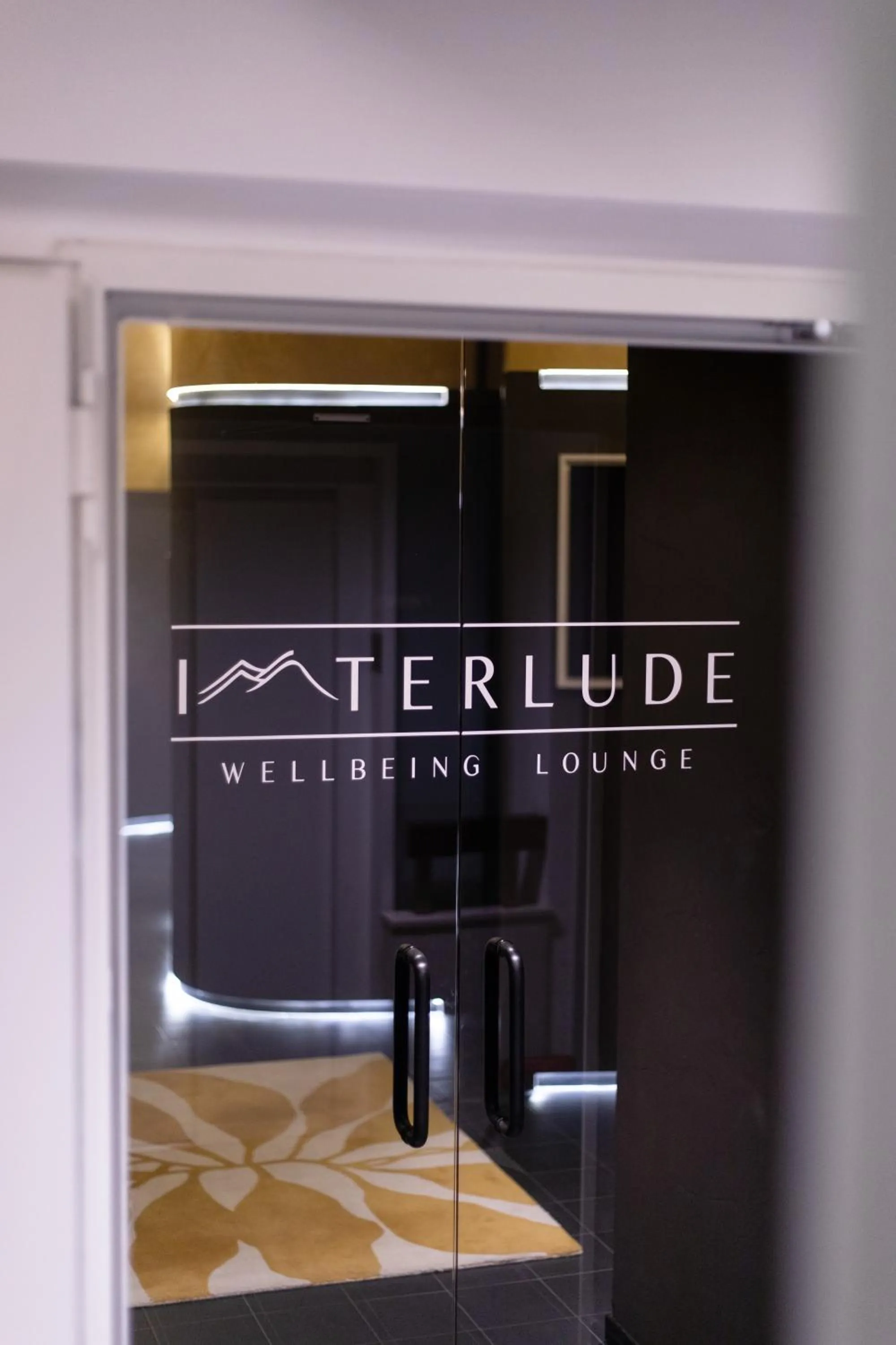 Spa and wellness centre/facilities in De Bonart Naples, Curio Collection By Hilton