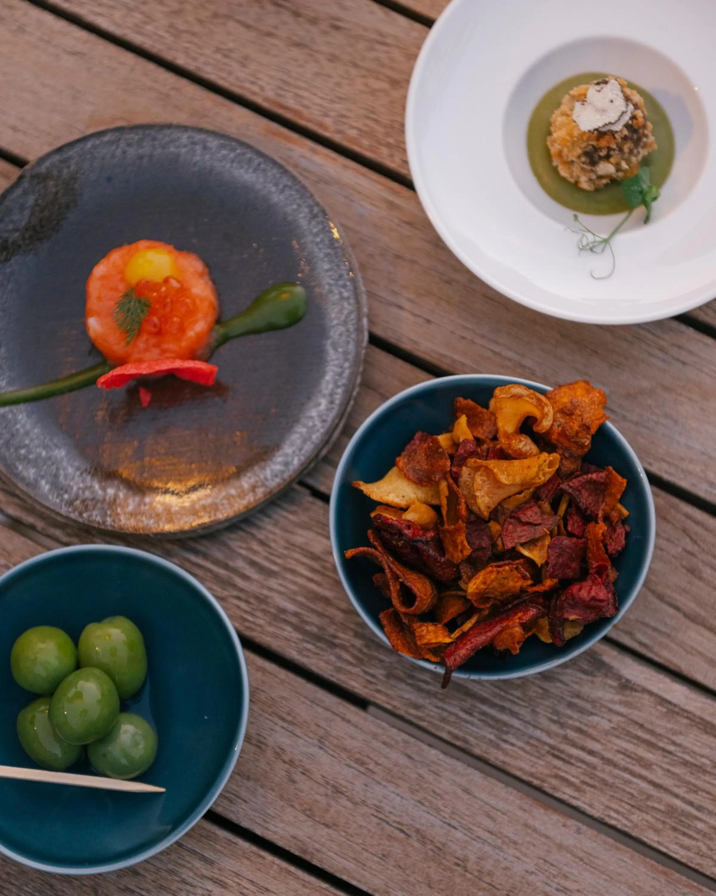 Lounge or bar in De Bonart Naples, Curio Collection By Hilton