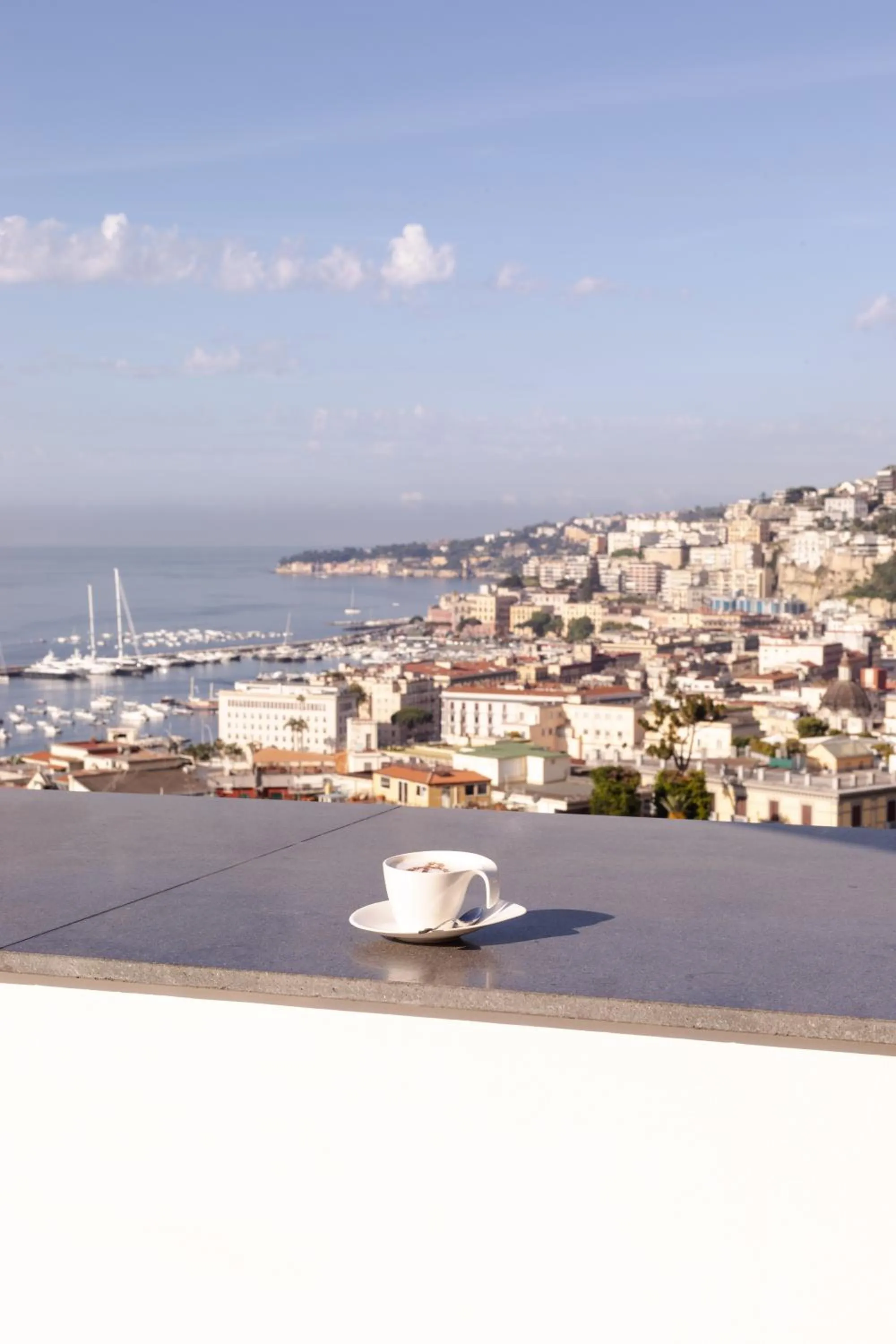 Restaurant/places to eat in De Bonart Naples, Curio Collection By Hilton