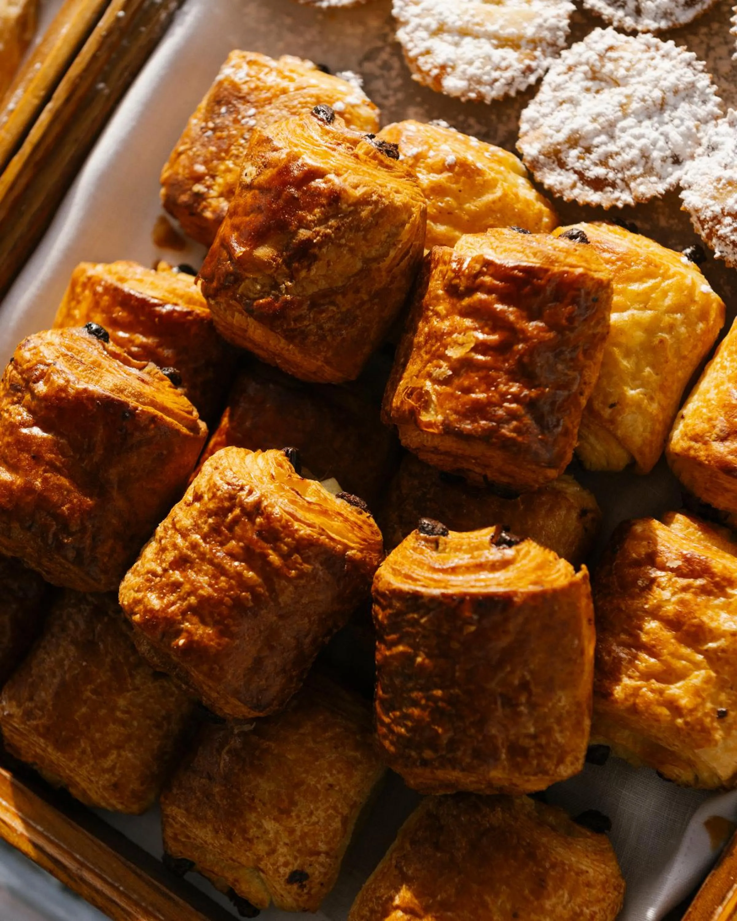 Breakfast in De Bonart Naples, Curio Collection By Hilton