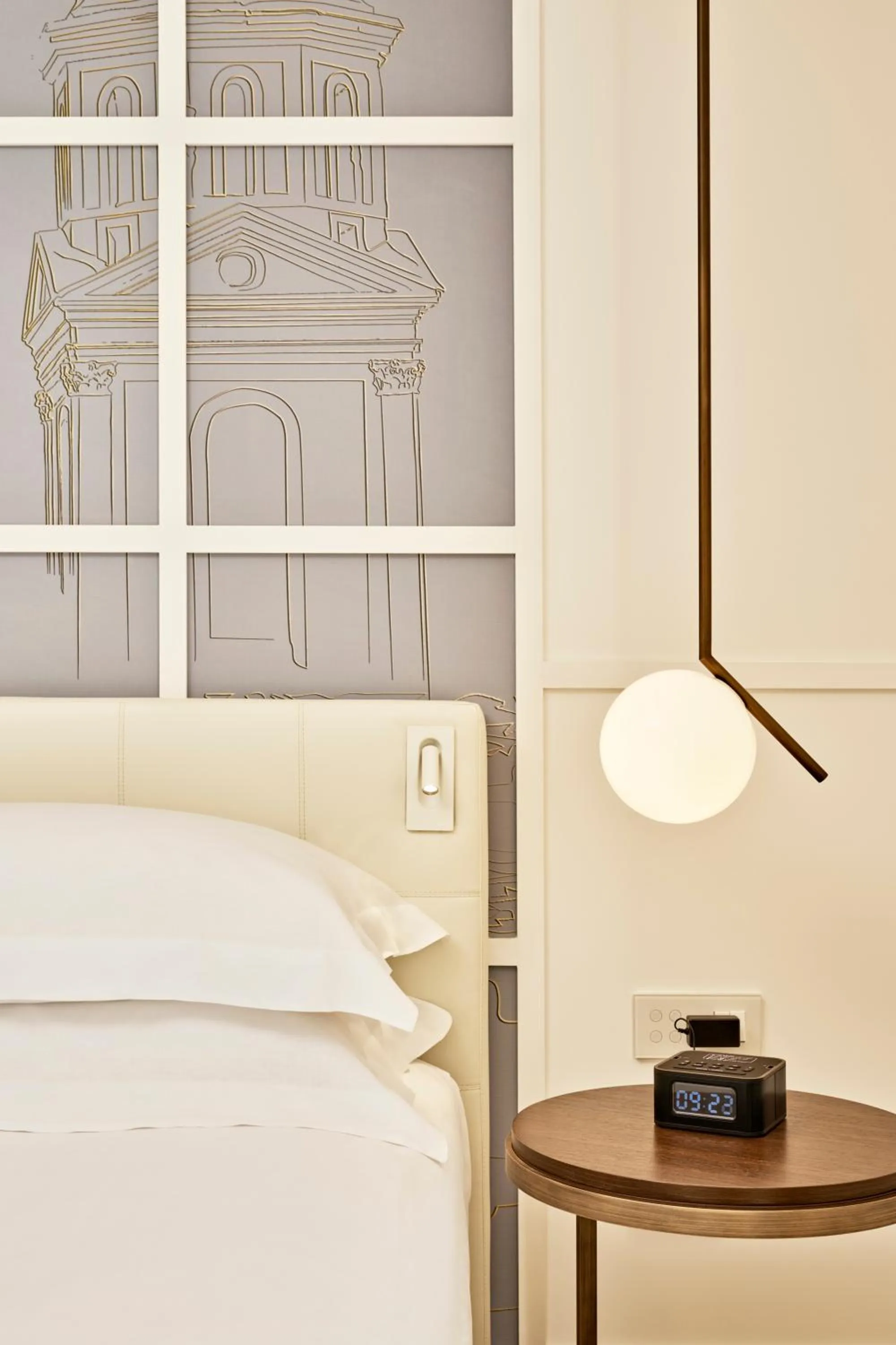 Photo of the whole room, Bed in De Bonart Naples, Curio Collection By Hilton