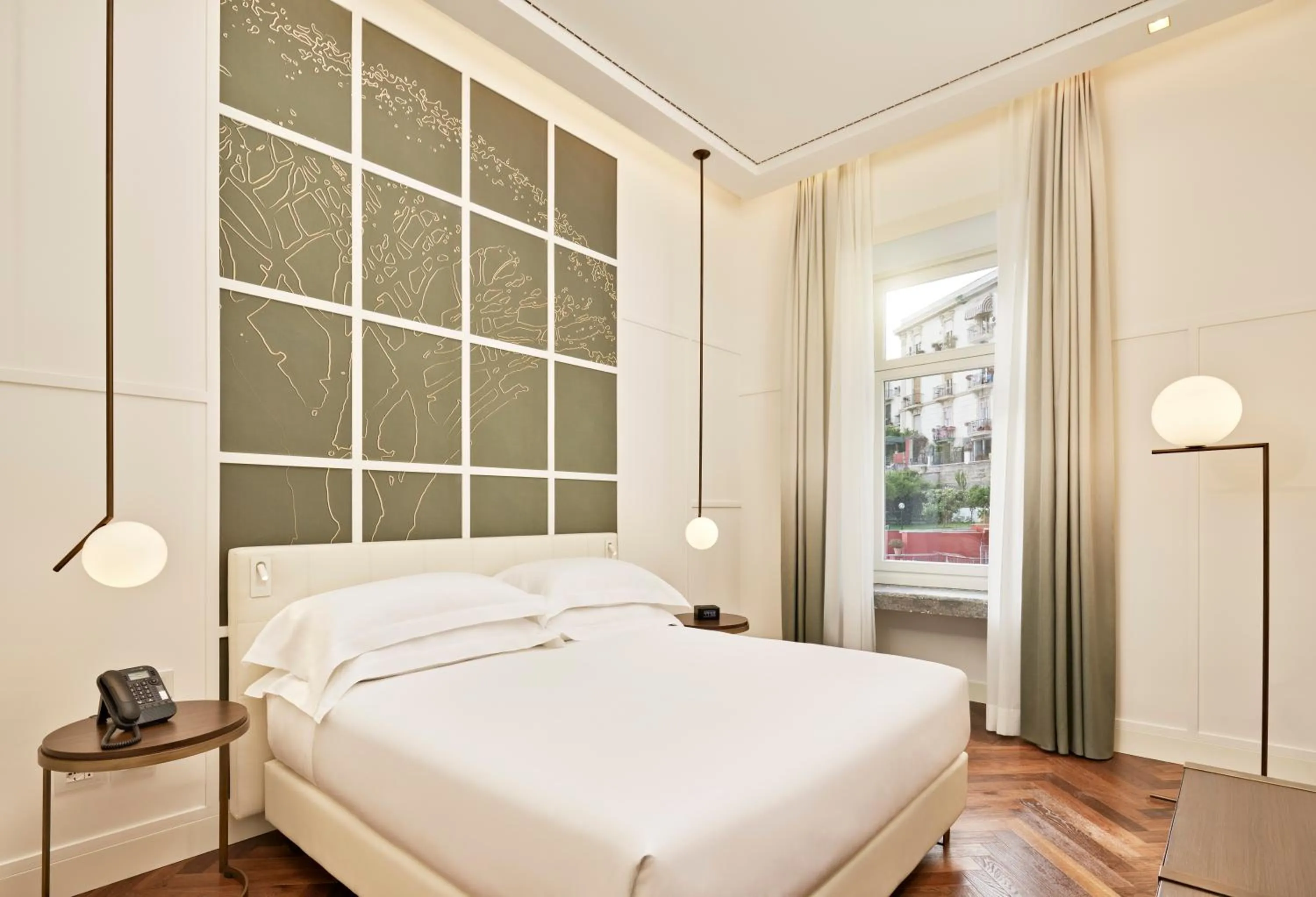 Bedroom, Bed in De Bonart Naples, Curio Collection By Hilton