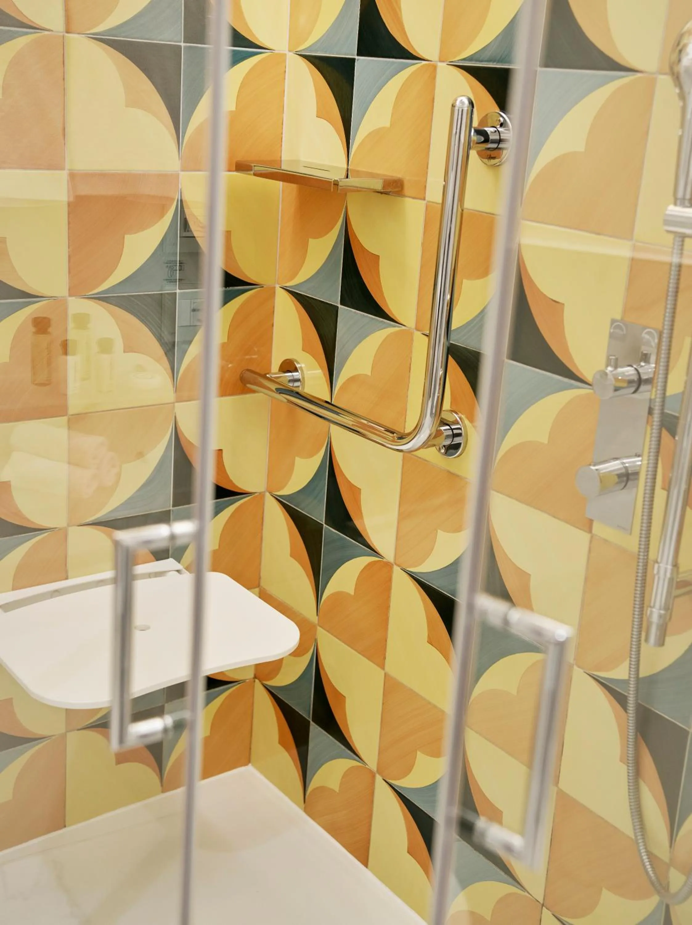 Bathroom in De Bonart Naples, Curio Collection By Hilton