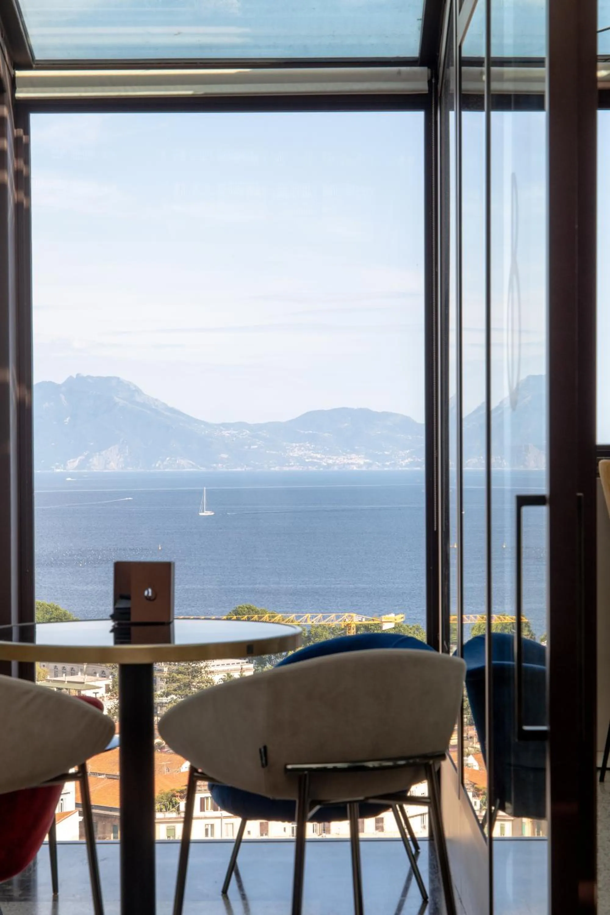 Restaurant/places to eat in De Bonart Naples, Curio Collection By Hilton