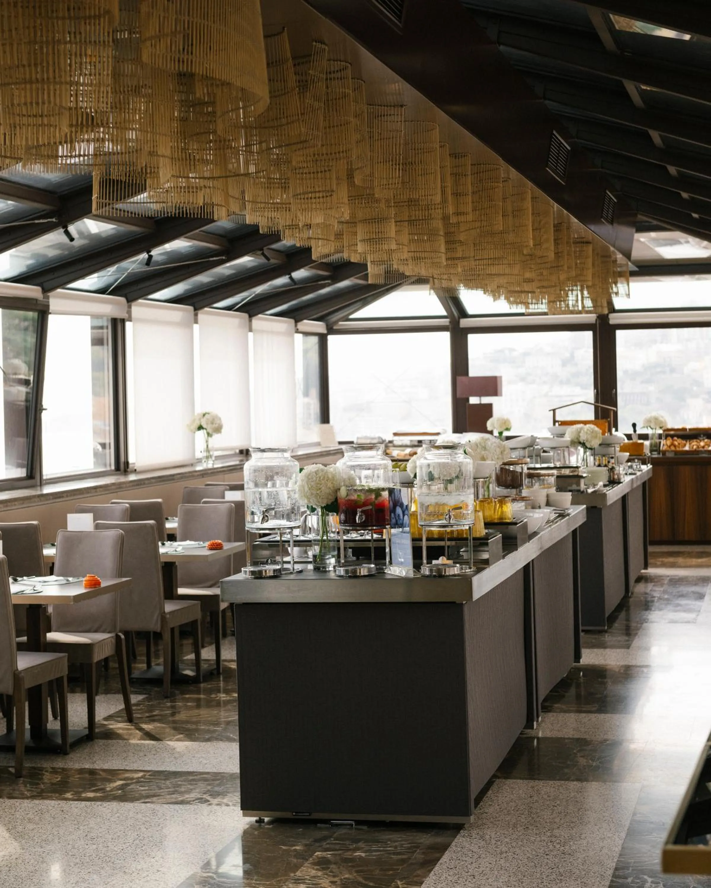 Breakfast in De Bonart Naples, Curio Collection By Hilton