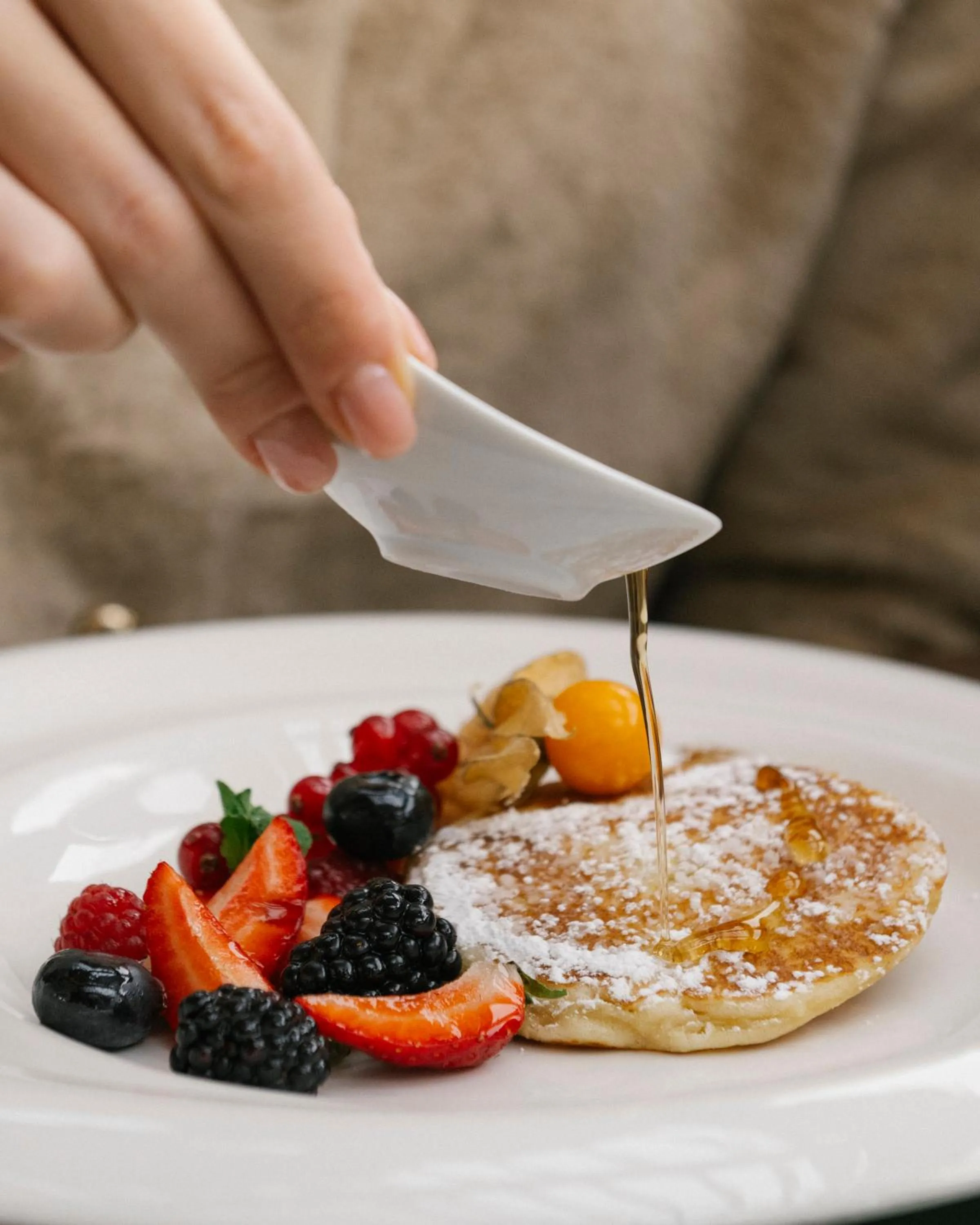 Breakfast in De Bonart Naples, Curio Collection By Hilton