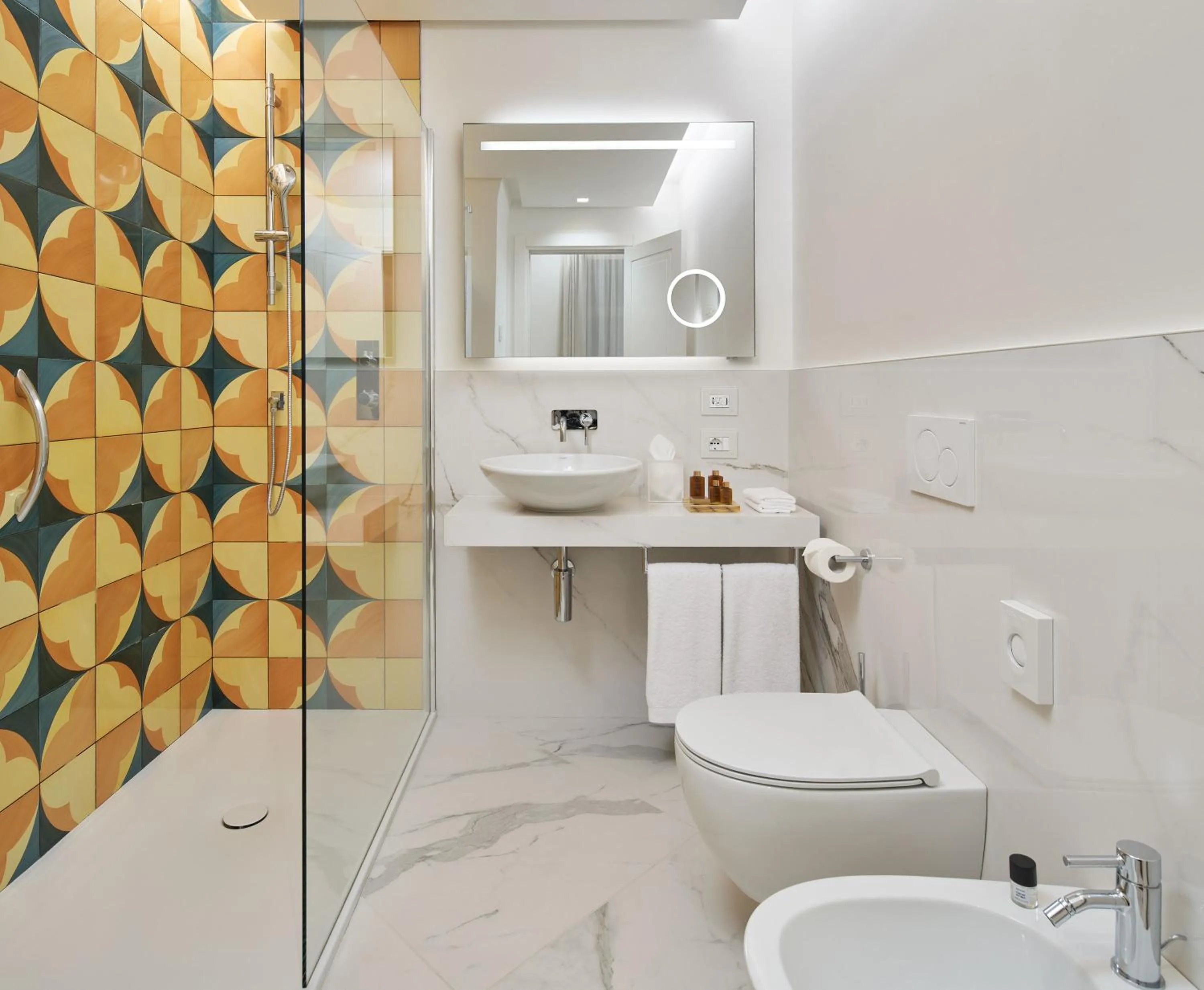 Bathroom in De Bonart Naples, Curio Collection By Hilton