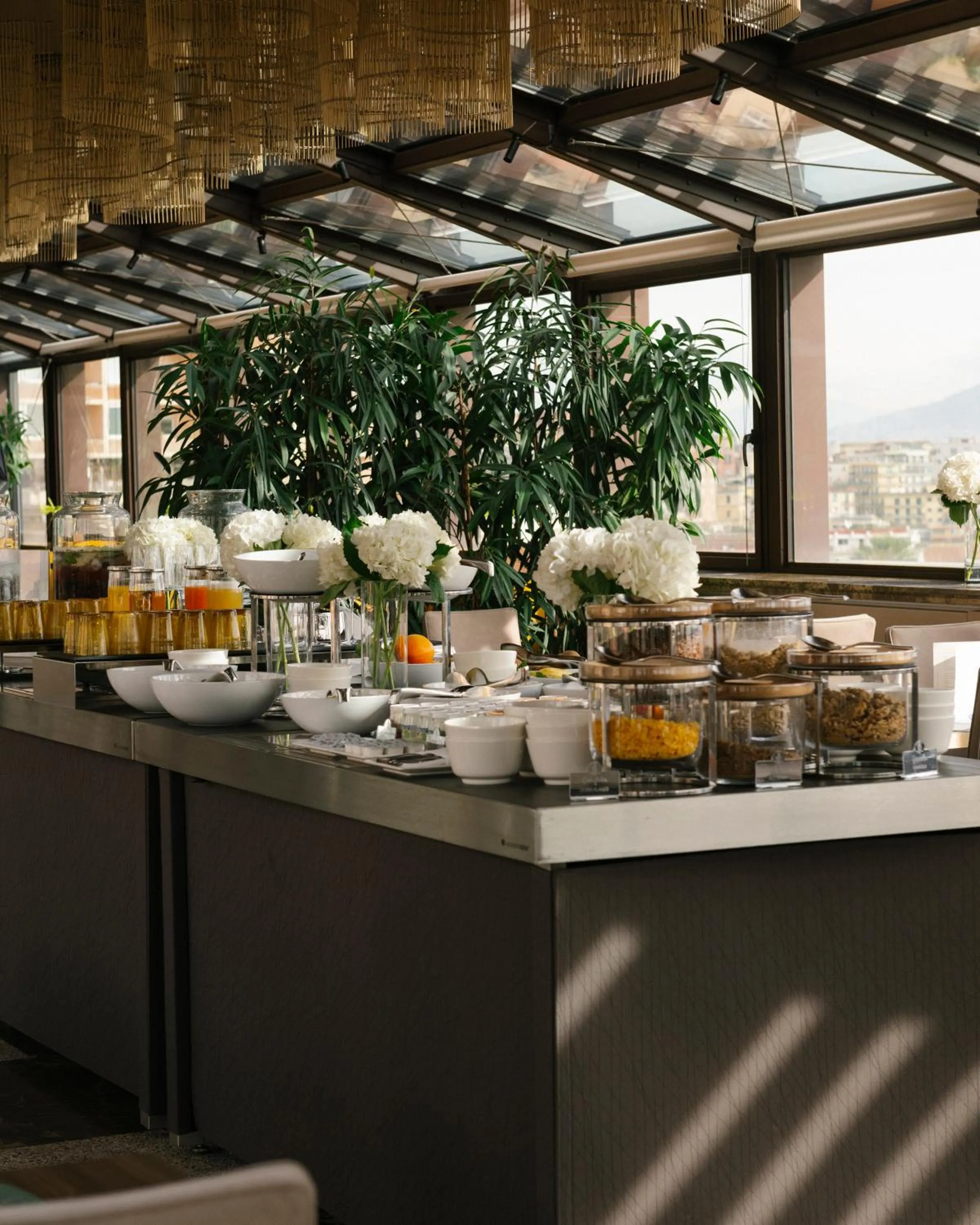 Breakfast in De Bonart Naples, Curio Collection By Hilton