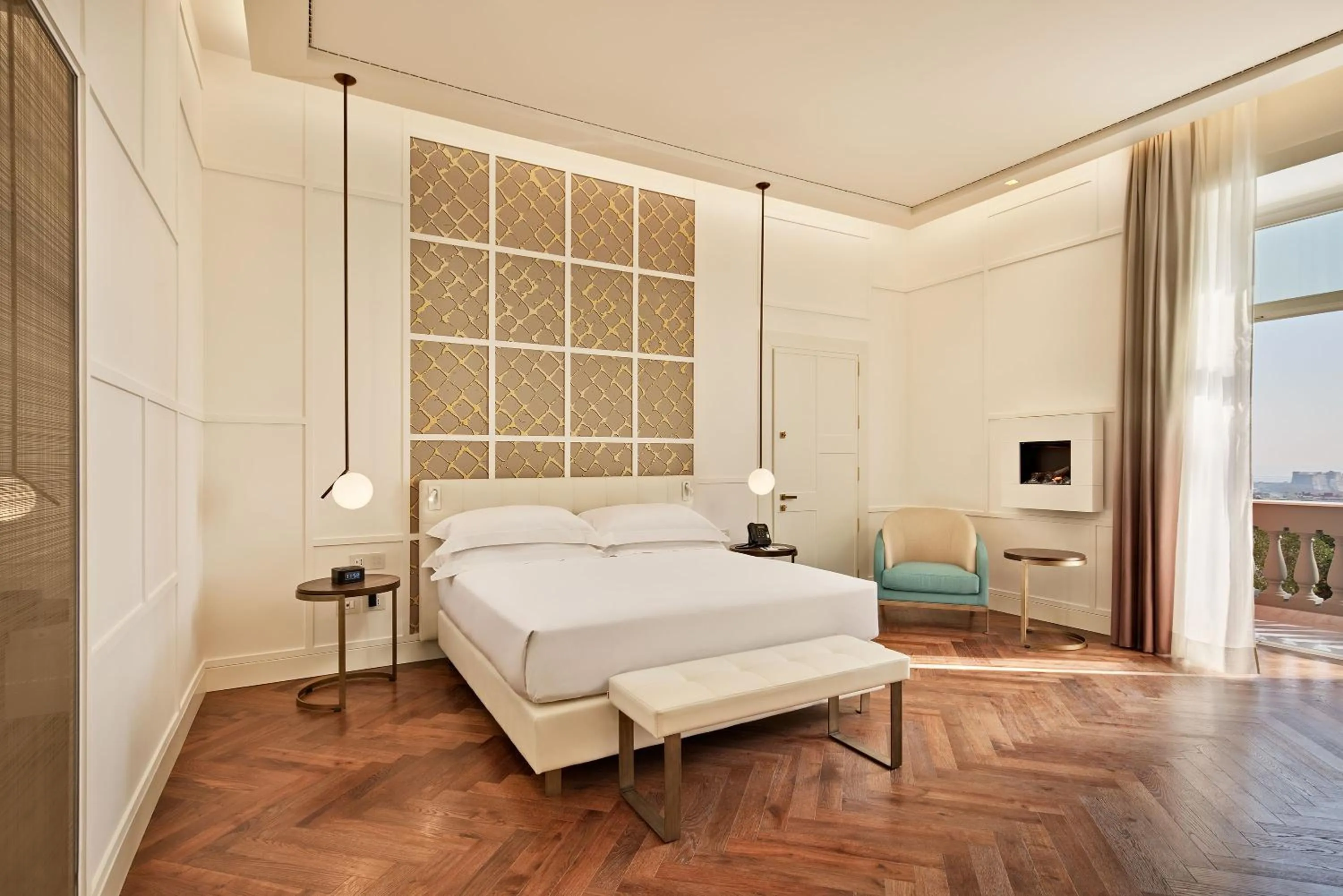 Bedroom, Bed in De Bonart Naples, Curio Collection By Hilton