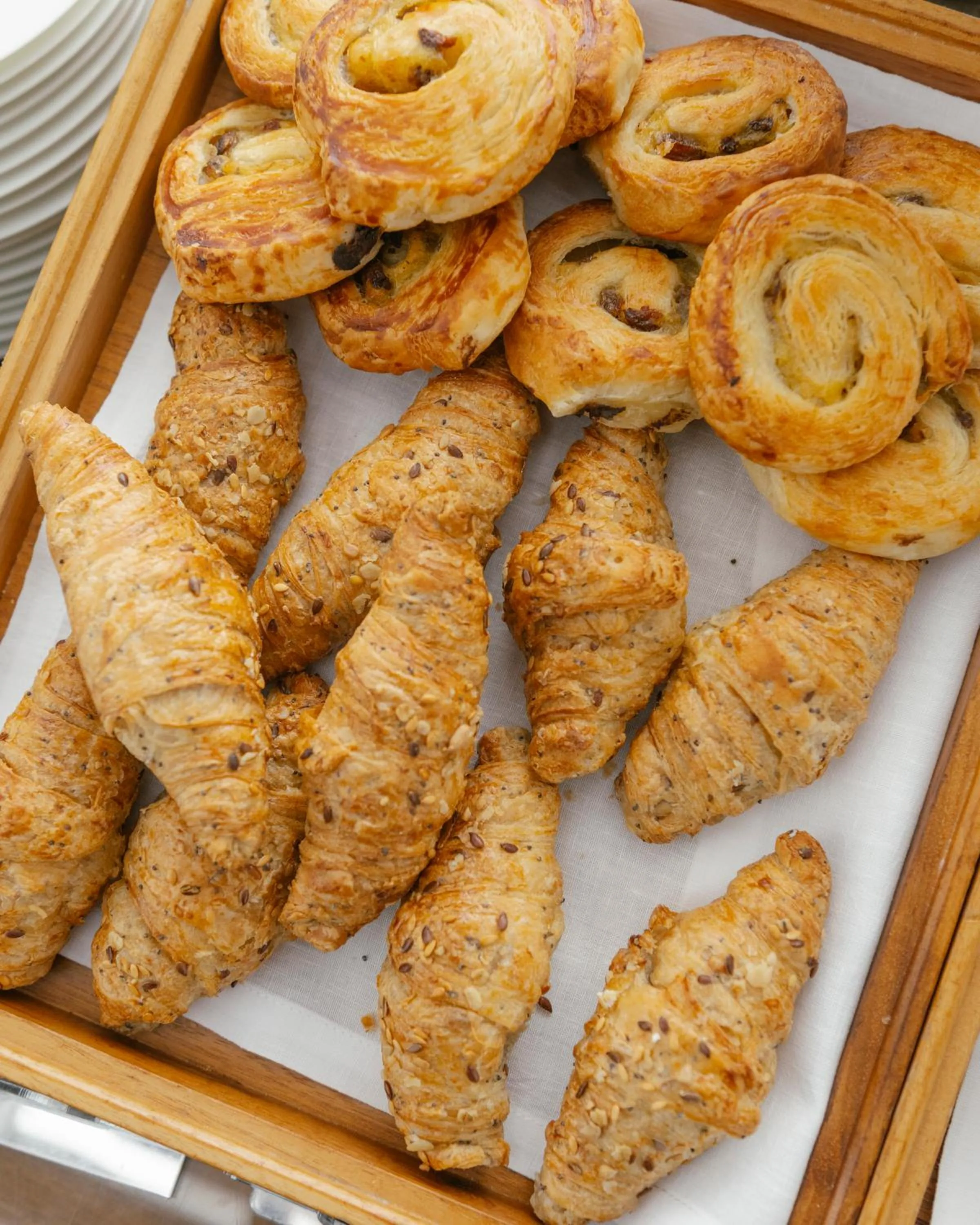 Breakfast in De Bonart Naples, Curio Collection By Hilton