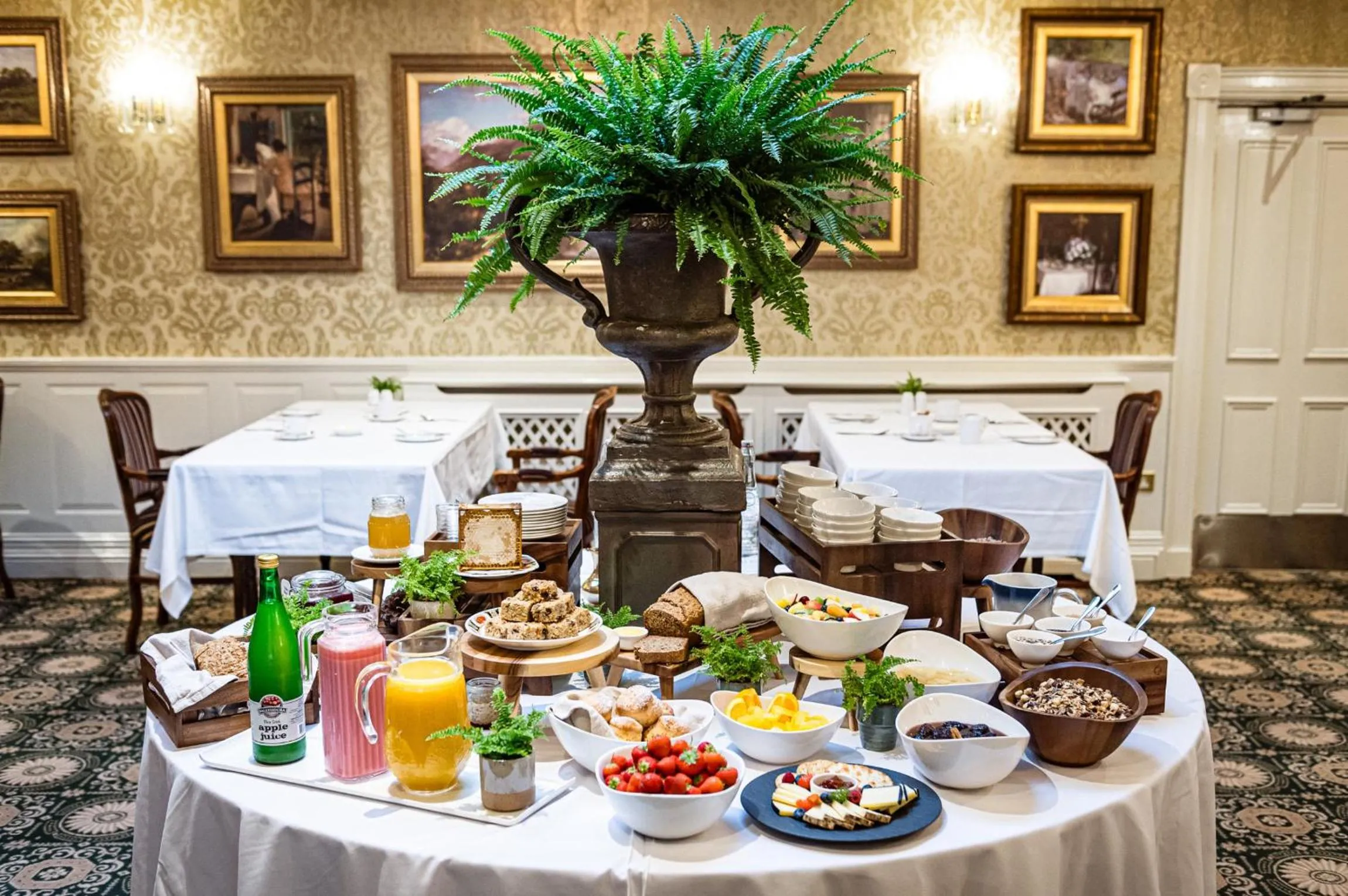 Breakfast in Fernhill House Hotel & Gardens