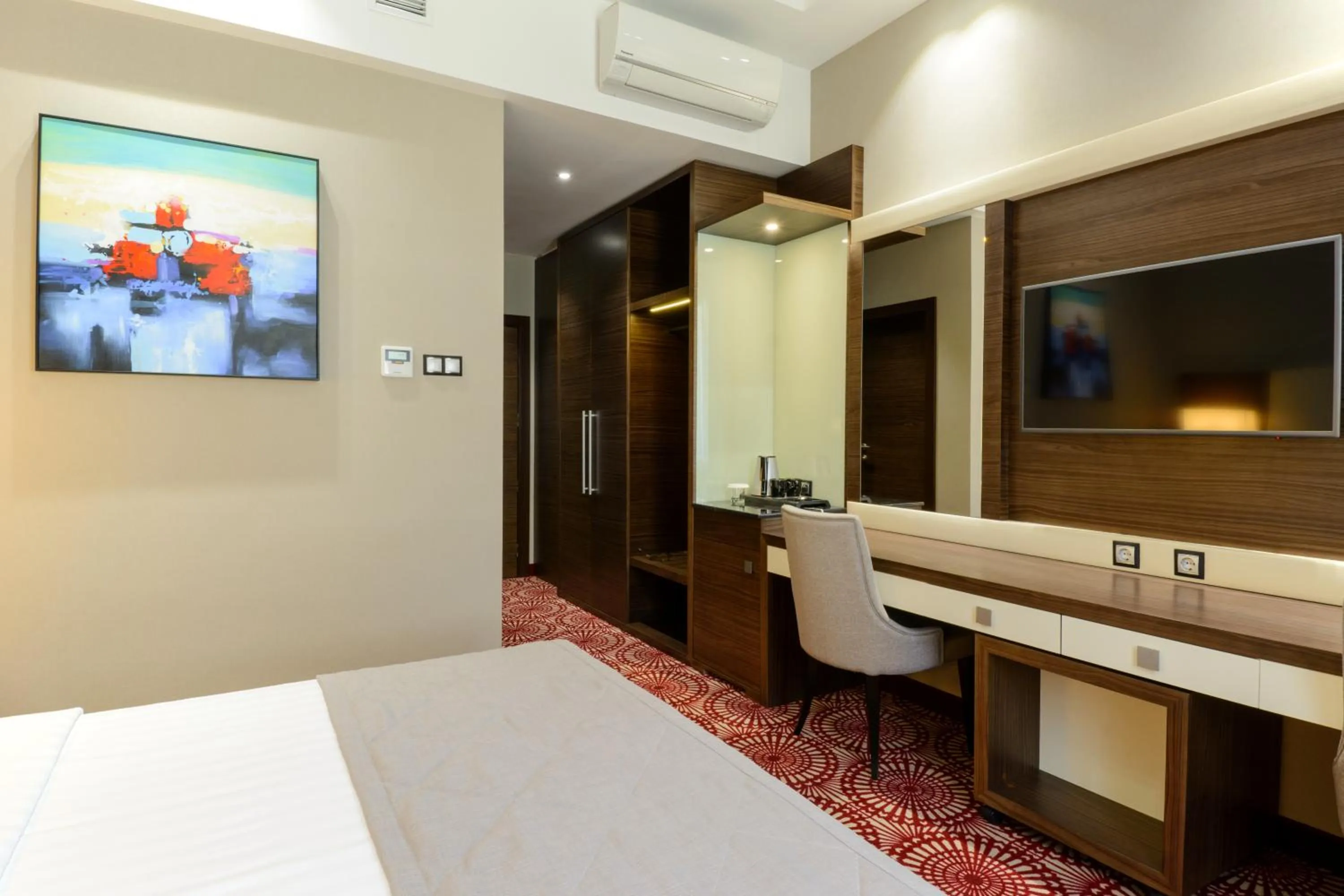 Photo of the whole room, Bed in Hotel Senator